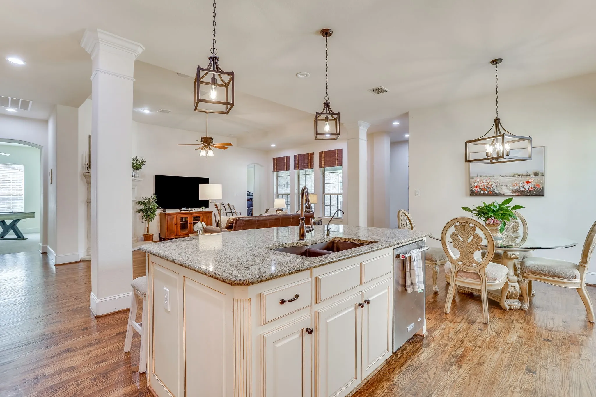 Single Family Residence For Sale in Denton County , 2016 Torin Street, Lewisville, Texas 75056, 3 Bedroom, 3 Bathroom, 2 Garage spaces, 2,853 Sqft, built in 2013, mls#21370212, Real Estate Agent in Lewisville, Homes For Sale in Denton county, Homes For Sale in Lewisville, Realtor in Lewisville Texas, Real Estate Brokerage Independent Realty Texas, Luminita Cordes Realtor