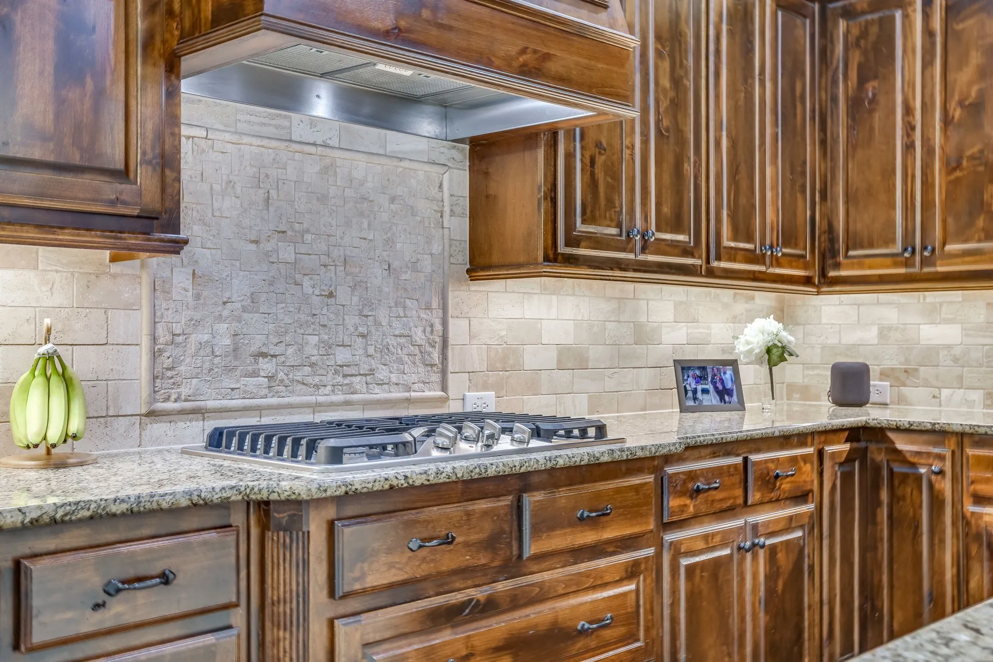 Single Family Residence For Sale in Denton County , 2016 Torin Street, Lewisville, Texas 75056, 3 Bedroom, 3 Bathroom, 2 Garage spaces, 2,853 Sqft, built in 2013, mls#21370212, Real Estate Agent in Lewisville, Homes For Sale in Denton county, Homes For Sale in Lewisville, Realtor in Lewisville Texas, Real Estate Brokerage Independent Realty Texas, Luminita Cordes Realtor