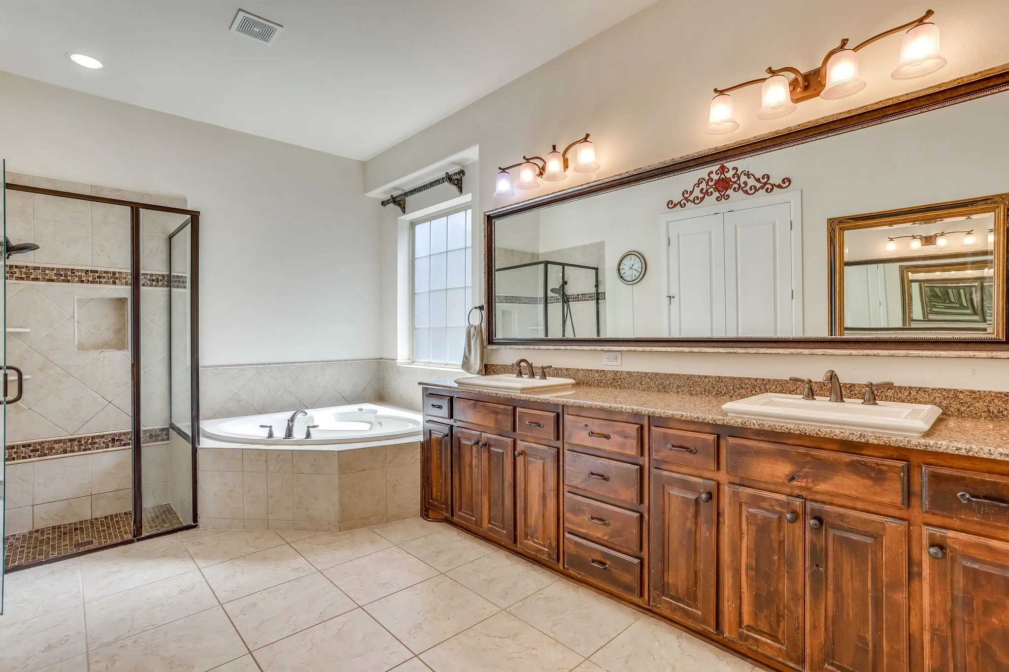 Single Family Residence For Sale in Denton County , 2016 Torin Street, Lewisville, Texas 75056, 3 Bedroom, 3 Bathroom, 2 Garage spaces, 2,853 Sqft, built in 2013, mls#21370212, Real Estate Agent in Lewisville, Homes For Sale in Denton county, Homes For Sale in Lewisville, Realtor in Lewisville Texas, Real Estate Brokerage Independent Realty Texas, Luminita Cordes Realtor