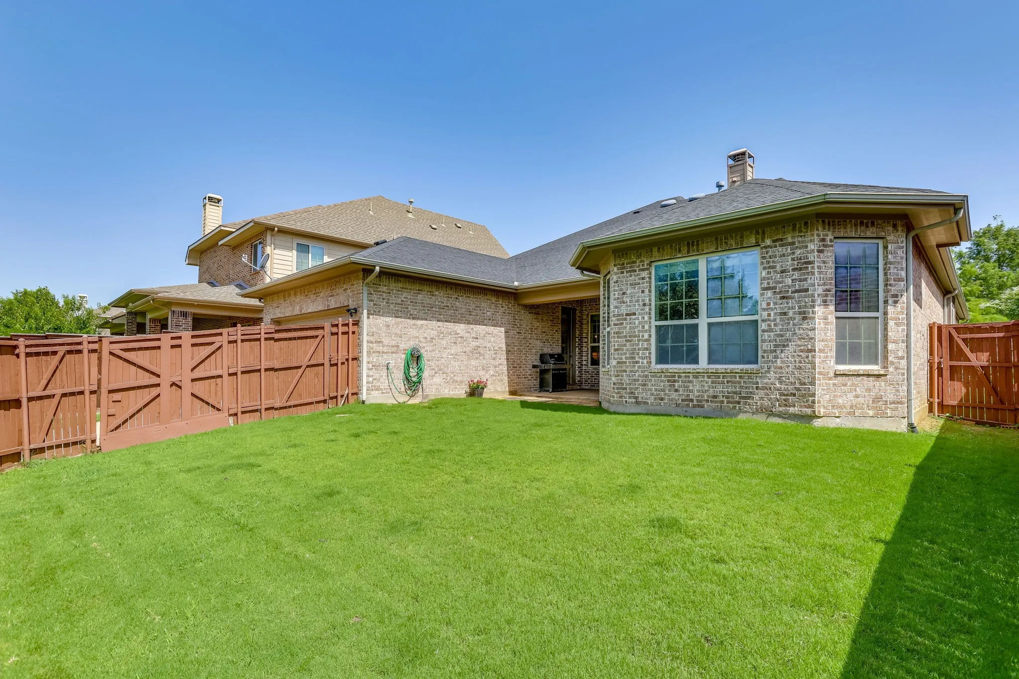 Single Family Residence For Sale in Denton County , 2016 Torin Street, Lewisville, Texas 75056, 3 Bedroom, 3 Bathroom, 2 Garage spaces, 2,853 Sqft, built in 2013, mls#21370212, Real Estate Agent in Lewisville, Homes For Sale in Denton county, Homes For Sale in Lewisville, Realtor in Lewisville Texas, Real Estate Brokerage Independent Realty Texas, Luminita Cordes Realtor