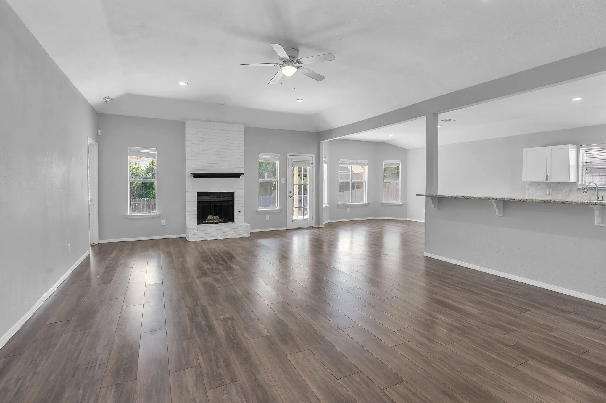 Single Family Residence For Rent in Tarrant County , 691 N Montana Court, Keller, Texas 76248, 3 Bedroom, 2 Bathroom, 2 Garage spaces, 1,834 Sqft, built in 1992, mls#21344402, Real Estate Agent in Keller, Homes For Rent in Tarrant county, Homes For Rent in Keller, Realtor in Keller Texas, Real Estate Brokerage Independent Realty Texas, Luminita Cordes Realtor