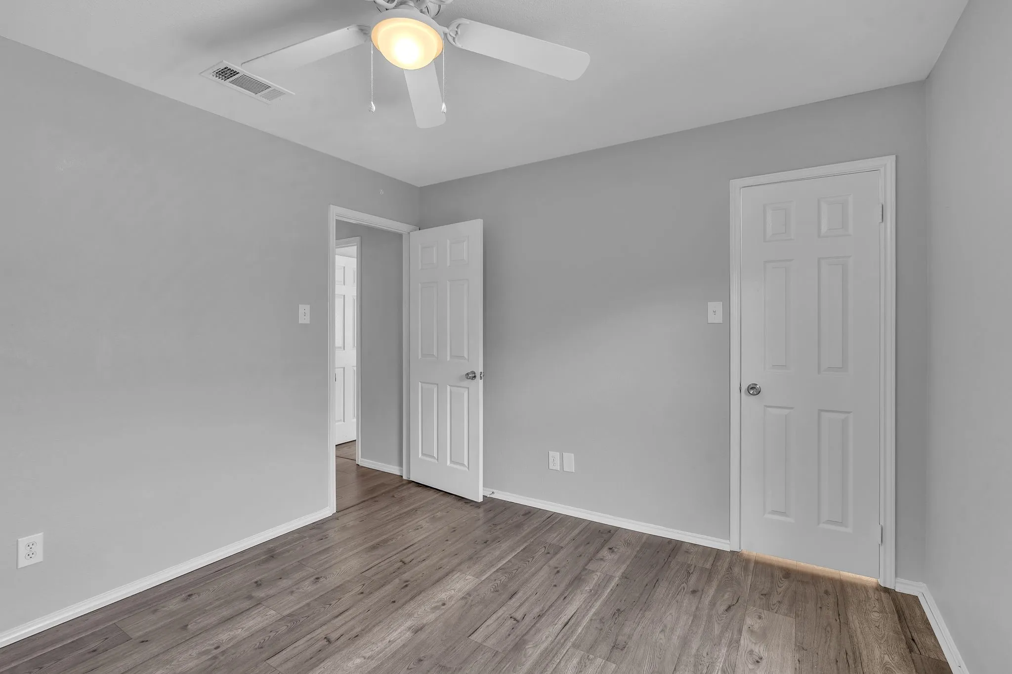 Single Family Residence For Rent in Tarrant County , 691 N Montana Court, Keller, Texas 76248, 3 Bedroom, 2 Bathroom, 2 Garage spaces, 1,834 Sqft, built in 1992, mls#21344402, Real Estate Agent in Keller, Homes For Rent in Tarrant county, Homes For Rent in Keller, Realtor in Keller Texas, Real Estate Brokerage Independent Realty Texas, Luminita Cordes Realtor