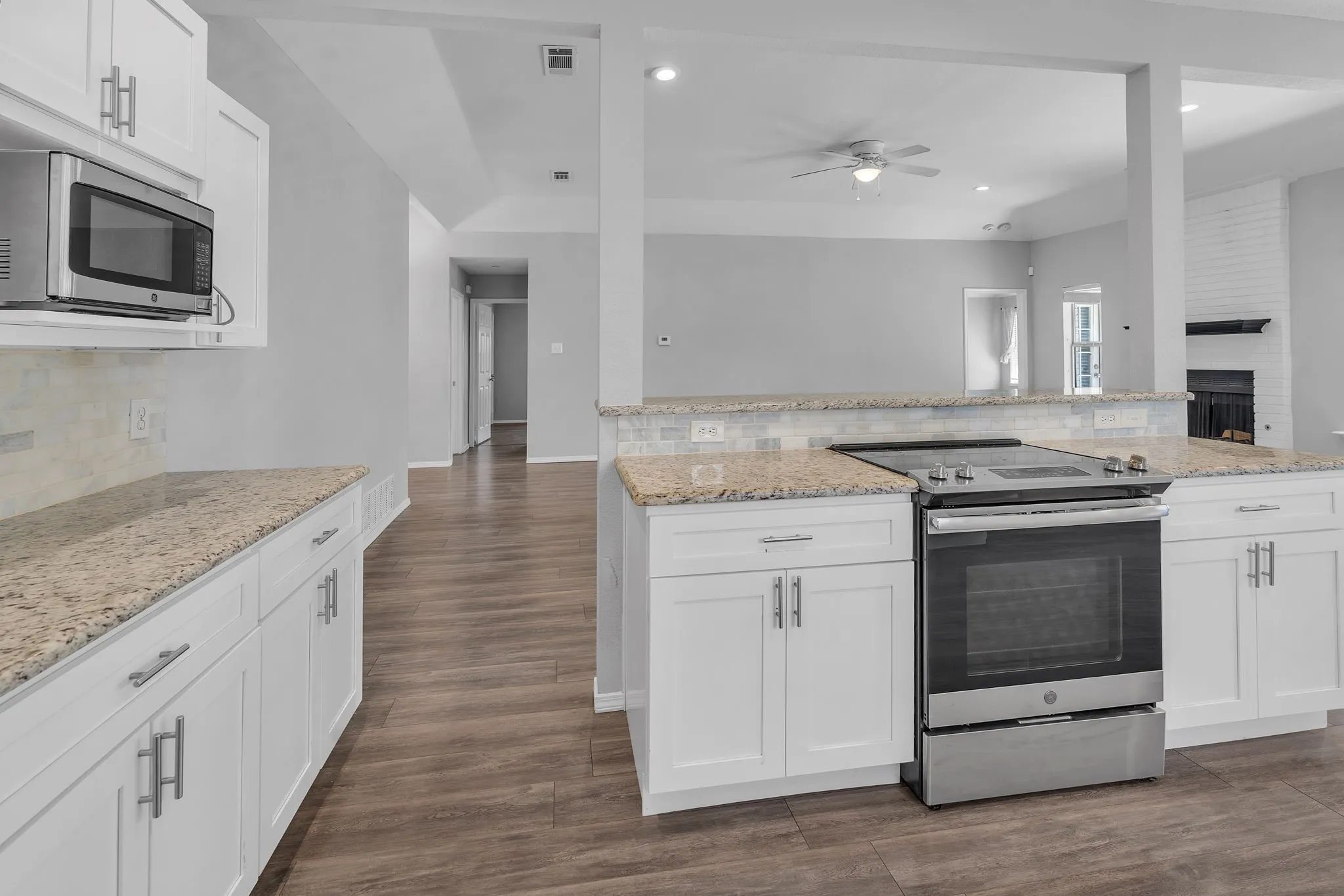 Single Family Residence For Rent in Tarrant County , 691 N Montana Court, Keller, Texas 76248, 3 Bedroom, 2 Bathroom, 2 Garage spaces, 1,834 Sqft, built in 1992, mls#21344402, Real Estate Agent in Keller, Homes For Rent in Tarrant county, Homes For Rent in Keller, Realtor in Keller Texas, Real Estate Brokerage Independent Realty Texas, Luminita Cordes Realtor