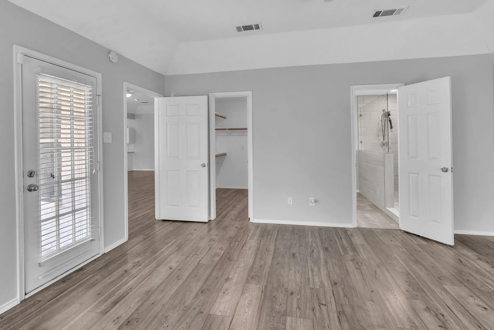 Single Family Residence For Rent in Tarrant County , 691 N Montana Court, Keller, Texas 76248, 3 Bedroom, 2 Bathroom, 2 Garage spaces, 1,834 Sqft, built in 1992, mls#21344402, Real Estate Agent in Keller, Homes For Rent in Tarrant county, Homes For Rent in Keller, Realtor in Keller Texas, Real Estate Brokerage Independent Realty Texas, Luminita Cordes Realtor