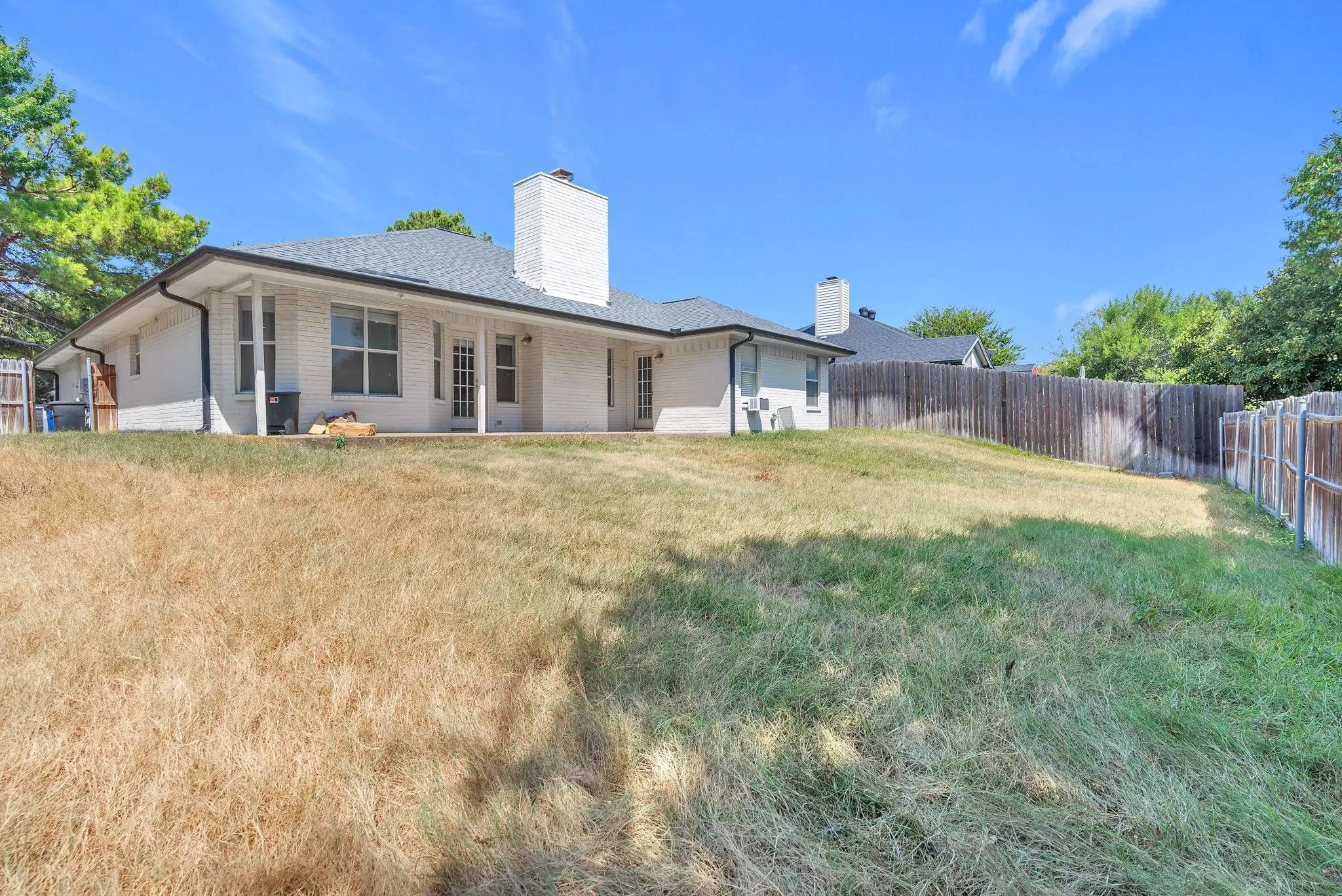 Single Family Residence For Rent in Tarrant County , 691 N Montana Court, Keller, Texas 76248, 3 Bedroom, 2 Bathroom, 2 Garage spaces, 1,834 Sqft, built in 1992, mls#21344402, Real Estate Agent in Keller, Homes For Rent in Tarrant county, Homes For Rent in Keller, Realtor in Keller Texas, Real Estate Brokerage Independent Realty Texas, Luminita Cordes Realtor