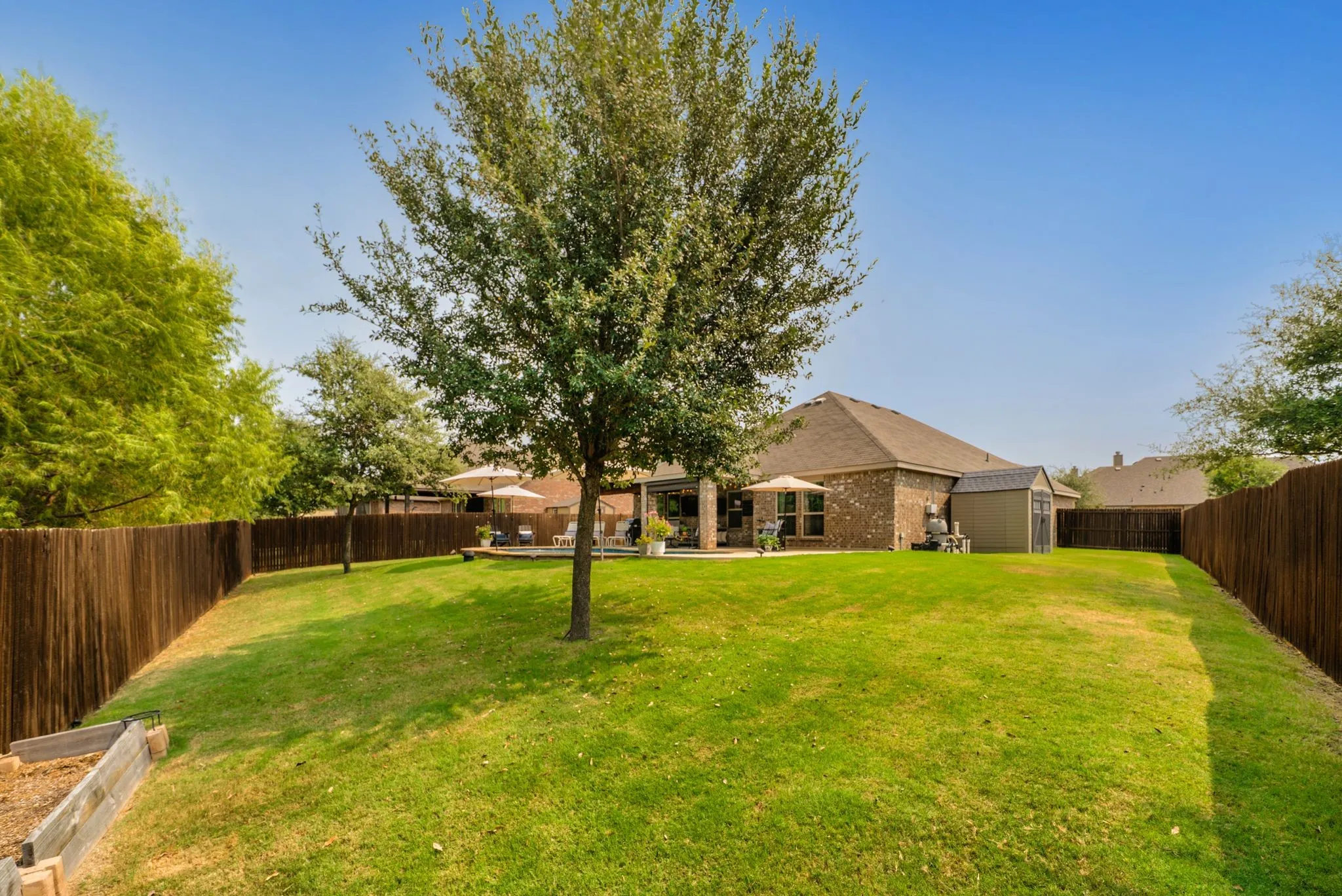 Single Family Residence For Sale in Denton County , 502 Royal Oaks Lane, Oak Point, Texas 75068, 3 Bedroom, 2 Bathroom, 2 Garage spaces, 1,882 Sqft, built in 2017, mls#21366816, Real Estate Agent in Oak Point, Homes For Sale in Denton county, Homes For Sale in Oak Point, Realtor in Oak Point Texas, Real Estate Brokerage Independent Realty Texas, Luminita Cordes Realtor