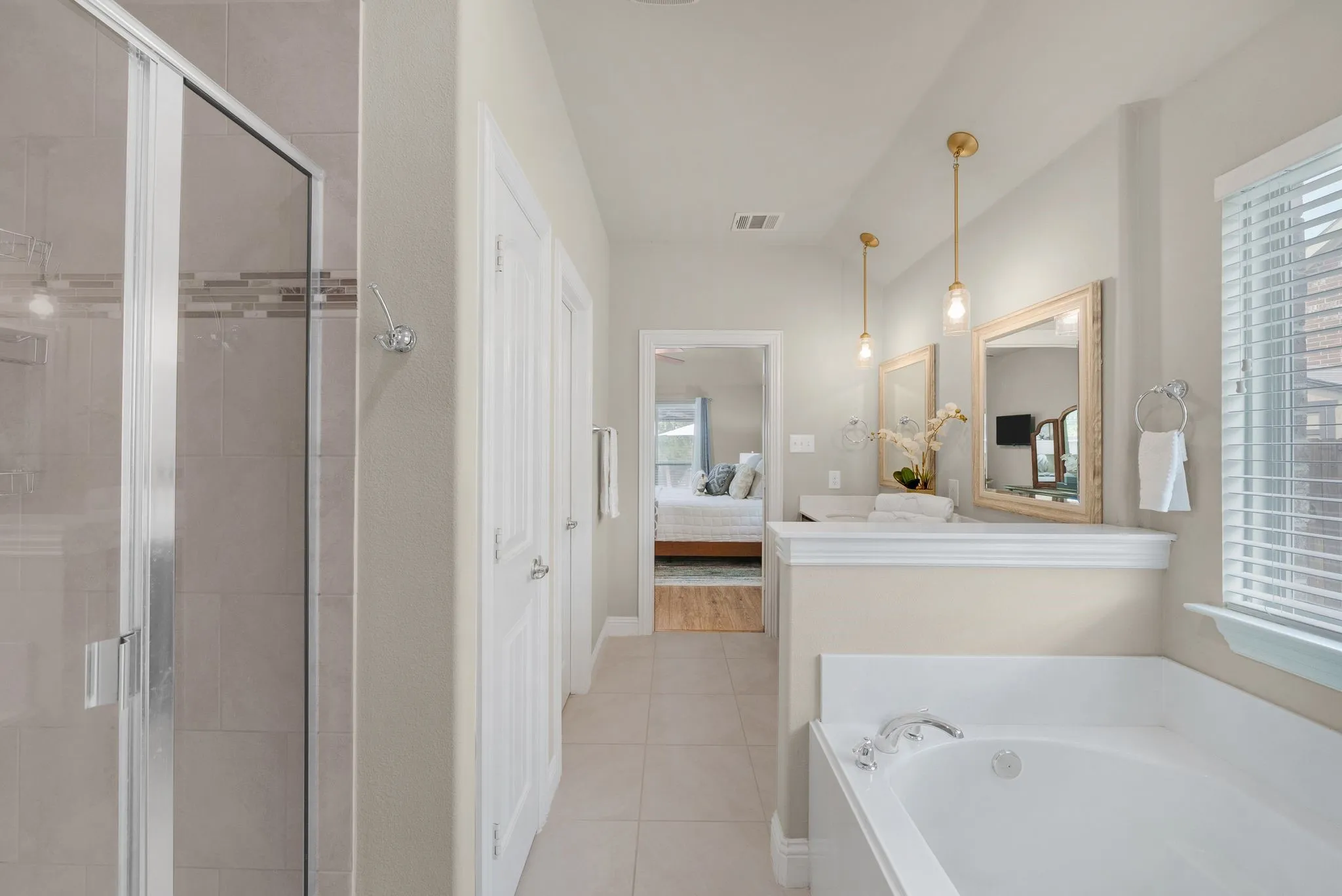 Single Family Residence For Sale in Denton County , 502 Royal Oaks Lane, Oak Point, Texas 75068, 3 Bedroom, 2 Bathroom, 2 Garage spaces, 1,882 Sqft, built in 2017, mls#21366816, Real Estate Agent in Oak Point, Homes For Sale in Denton county, Homes For Sale in Oak Point, Realtor in Oak Point Texas, Real Estate Brokerage Independent Realty Texas, Luminita Cordes Realtor