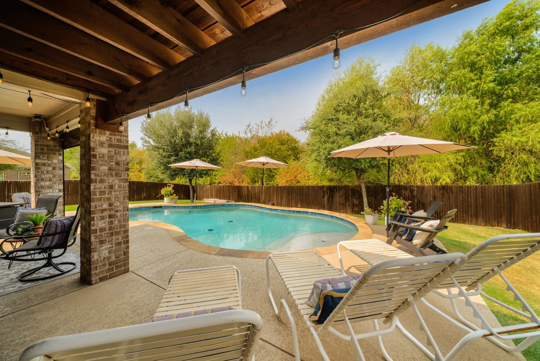Single Family Residence For Sale in Denton County , 502 Royal Oaks Lane, Oak Point, Texas 75068, 3 Bedroom, 2 Bathroom, 2 Garage spaces, 1,882 Sqft, built in 2017, mls#21366816, Real Estate Agent in Oak Point, Homes For Sale in Denton county, Homes For Sale in Oak Point, Realtor in Oak Point Texas, Real Estate Brokerage Independent Realty Texas, Luminita Cordes Realtor