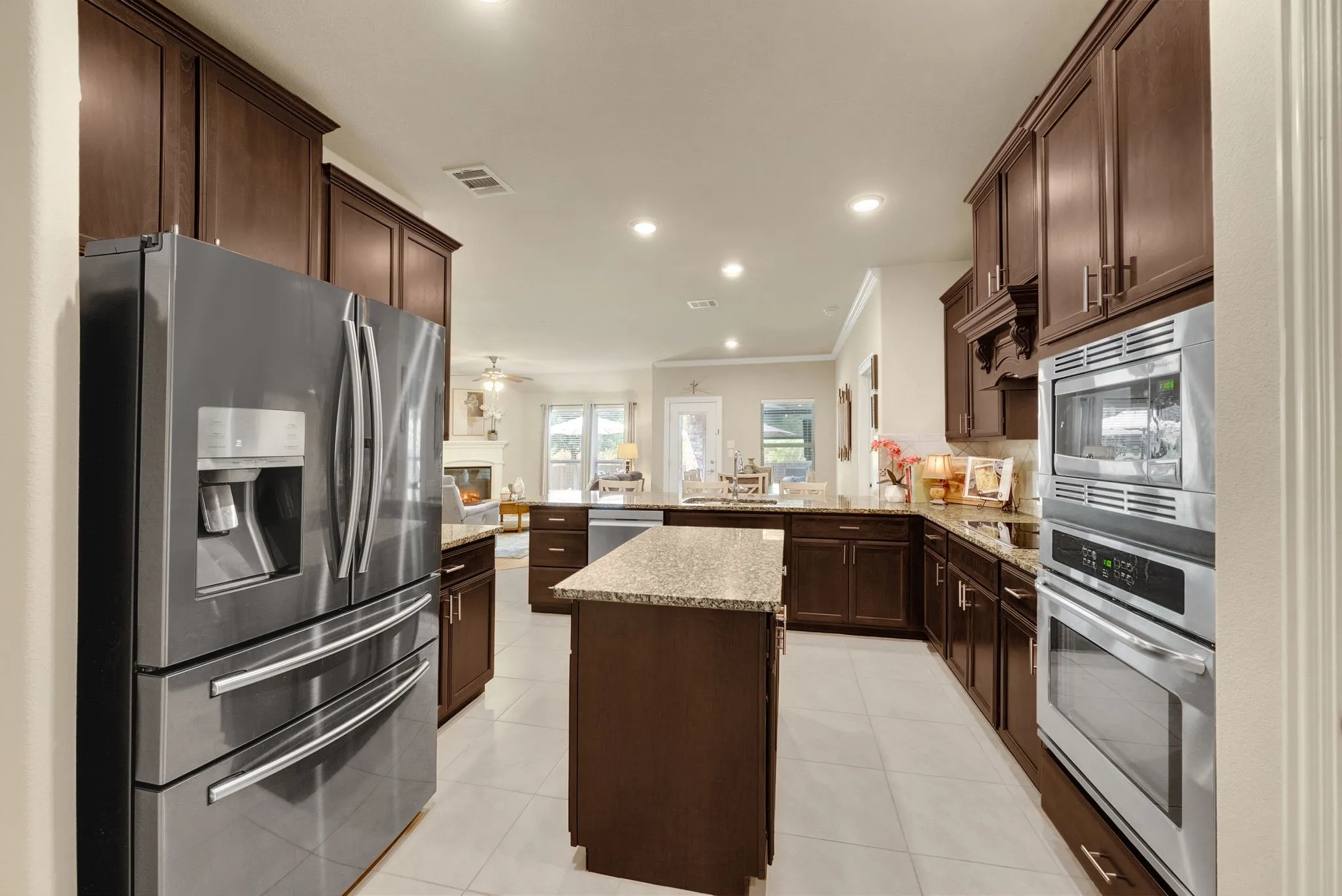 Single Family Residence For Sale in Denton County , 502 Royal Oaks Lane, Oak Point, Texas 75068, 3 Bedroom, 2 Bathroom, 2 Garage spaces, 1,882 Sqft, built in 2017, mls#21366816, Real Estate Agent in Oak Point, Homes For Sale in Denton county, Homes For Sale in Oak Point, Realtor in Oak Point Texas, Real Estate Brokerage Independent Realty Texas, Luminita Cordes Realtor