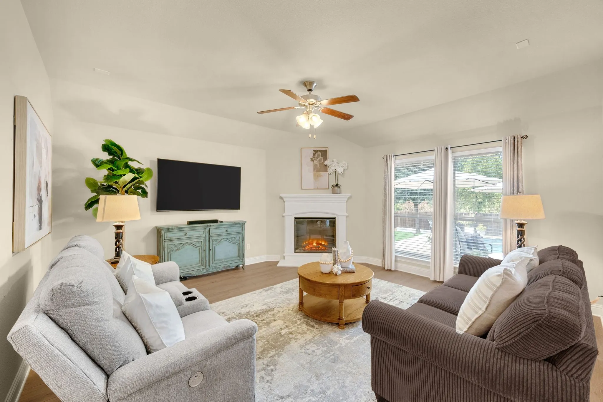 Single Family Residence For Sale in Denton County , 502 Royal Oaks Lane, Oak Point, Texas 75068, 3 Bedroom, 2 Bathroom, 2 Garage spaces, 1,882 Sqft, built in 2017, mls#21366816, Real Estate Agent in Oak Point, Homes For Sale in Denton county, Homes For Sale in Oak Point, Realtor in Oak Point Texas, Real Estate Brokerage Independent Realty Texas, Luminita Cordes Realtor