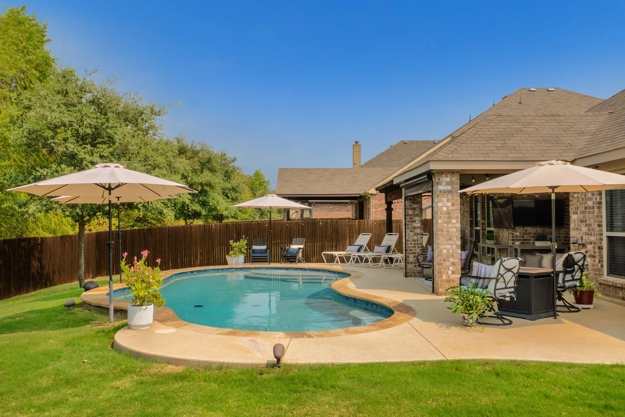 Single Family Residence For Sale in Denton County , 502 Royal Oaks Lane, Oak Point, Texas 75068, 3 Bedroom, 2 Bathroom, 2 Garage spaces, 1,882 Sqft, built in 2017, mls#21366816, Real Estate Agent in Oak Point, Homes For Sale in Denton county, Homes For Sale in Oak Point, Realtor in Oak Point Texas, Real Estate Brokerage Independent Realty Texas, Luminita Cordes Realtor