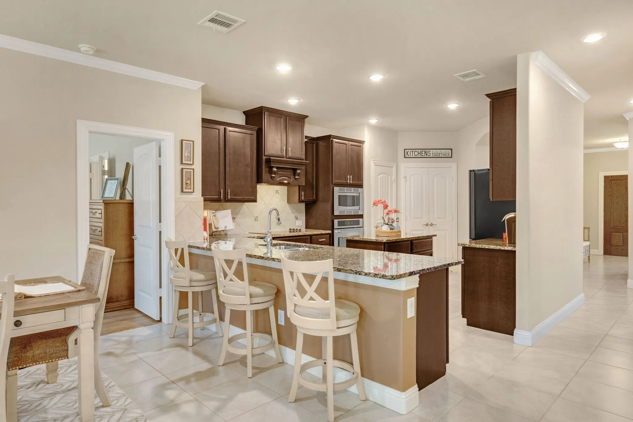 Single Family Residence For Sale in Denton County , 502 Royal Oaks Lane, Oak Point, Texas 75068, 3 Bedroom, 2 Bathroom, 2 Garage spaces, 1,882 Sqft, built in 2017, mls#21366816, Real Estate Agent in Oak Point, Homes For Sale in Denton county, Homes For Sale in Oak Point, Realtor in Oak Point Texas, Real Estate Brokerage Independent Realty Texas, Luminita Cordes Realtor