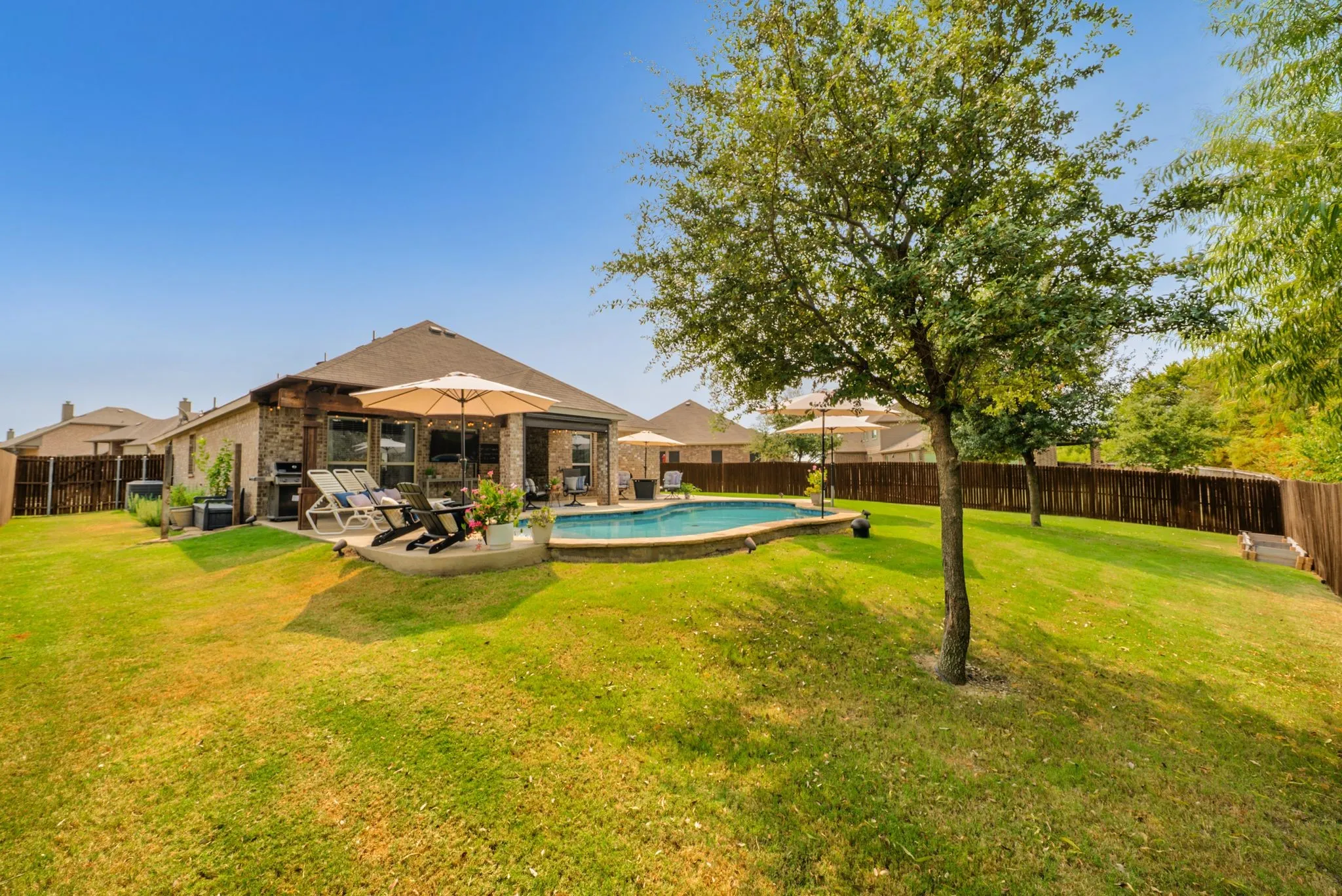 Single Family Residence For Sale in Denton County , 502 Royal Oaks Lane, Oak Point, Texas 75068, 3 Bedroom, 2 Bathroom, 2 Garage spaces, 1,882 Sqft, built in 2017, mls#21366816, Real Estate Agent in Oak Point, Homes For Sale in Denton county, Homes For Sale in Oak Point, Realtor in Oak Point Texas, Real Estate Brokerage Independent Realty Texas, Luminita Cordes Realtor