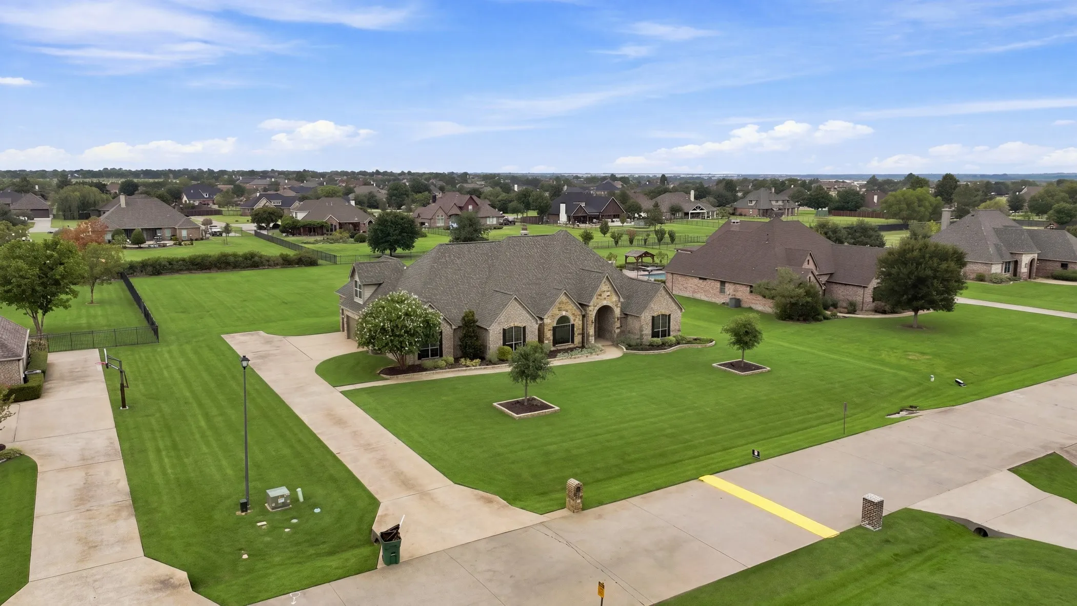 Single Family Residence For Sale in Kaufman County , 18121 Langford Lane, Talty, Texas 75126, 4 Bedroom, 4 Bathroom, 3 Garage spaces, 3,423 Sqft, built in 2007, mls#21369420, Real Estate Agent in Talty, Homes For Sale in Kaufman county, Homes For Sale in Talty, Realtor in Talty Texas, Real Estate Brokerage Independent Realty Texas, Luminita Cordes Realtor