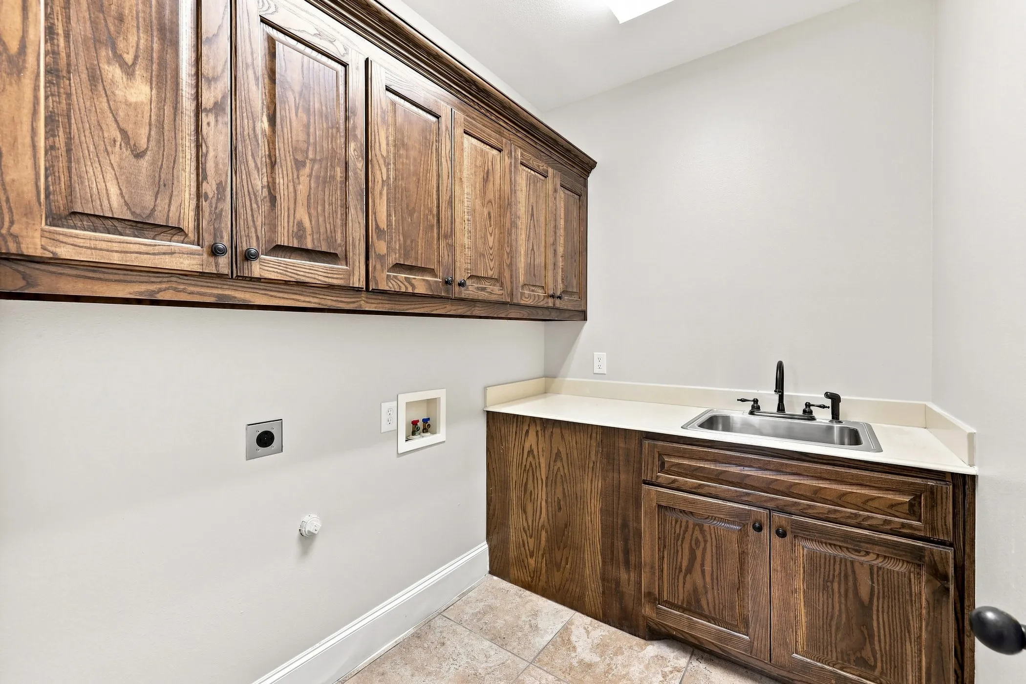 Single Family Residence For Sale in Kaufman County , 18121 Langford Lane, Talty, Texas 75126, 4 Bedroom, 4 Bathroom, 3 Garage spaces, 3,423 Sqft, built in 2007, mls#21369420, Real Estate Agent in Talty, Homes For Sale in Kaufman county, Homes For Sale in Talty, Realtor in Talty Texas, Real Estate Brokerage Independent Realty Texas, Luminita Cordes Realtor