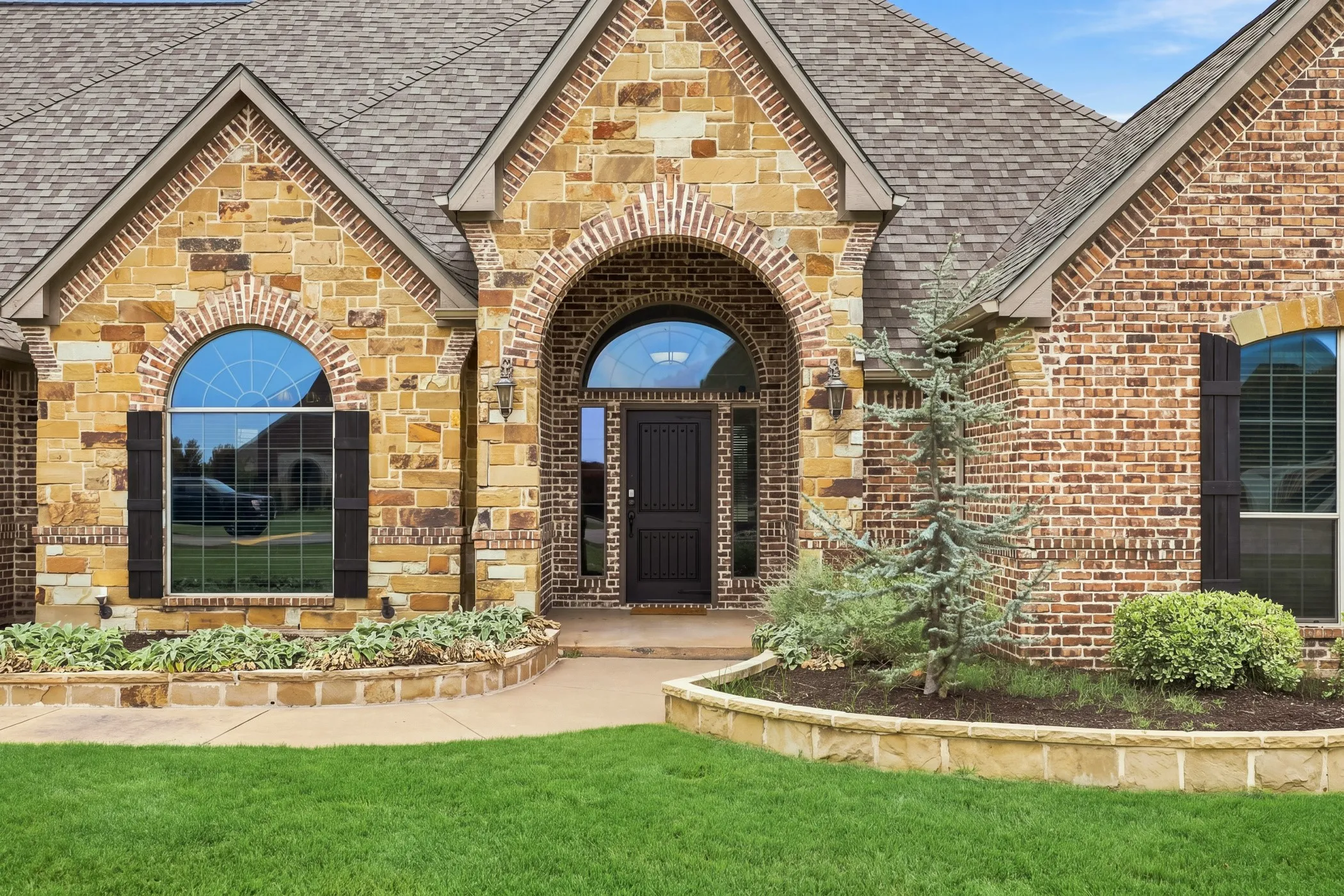 Single Family Residence For Sale in Kaufman County , 18121 Langford Lane, Talty, Texas 75126, 4 Bedroom, 4 Bathroom, 3 Garage spaces, 3,423 Sqft, built in 2007, mls#21369420, Real Estate Agent in Talty, Homes For Sale in Kaufman county, Homes For Sale in Talty, Realtor in Talty Texas, Real Estate Brokerage Independent Realty Texas, Luminita Cordes Realtor