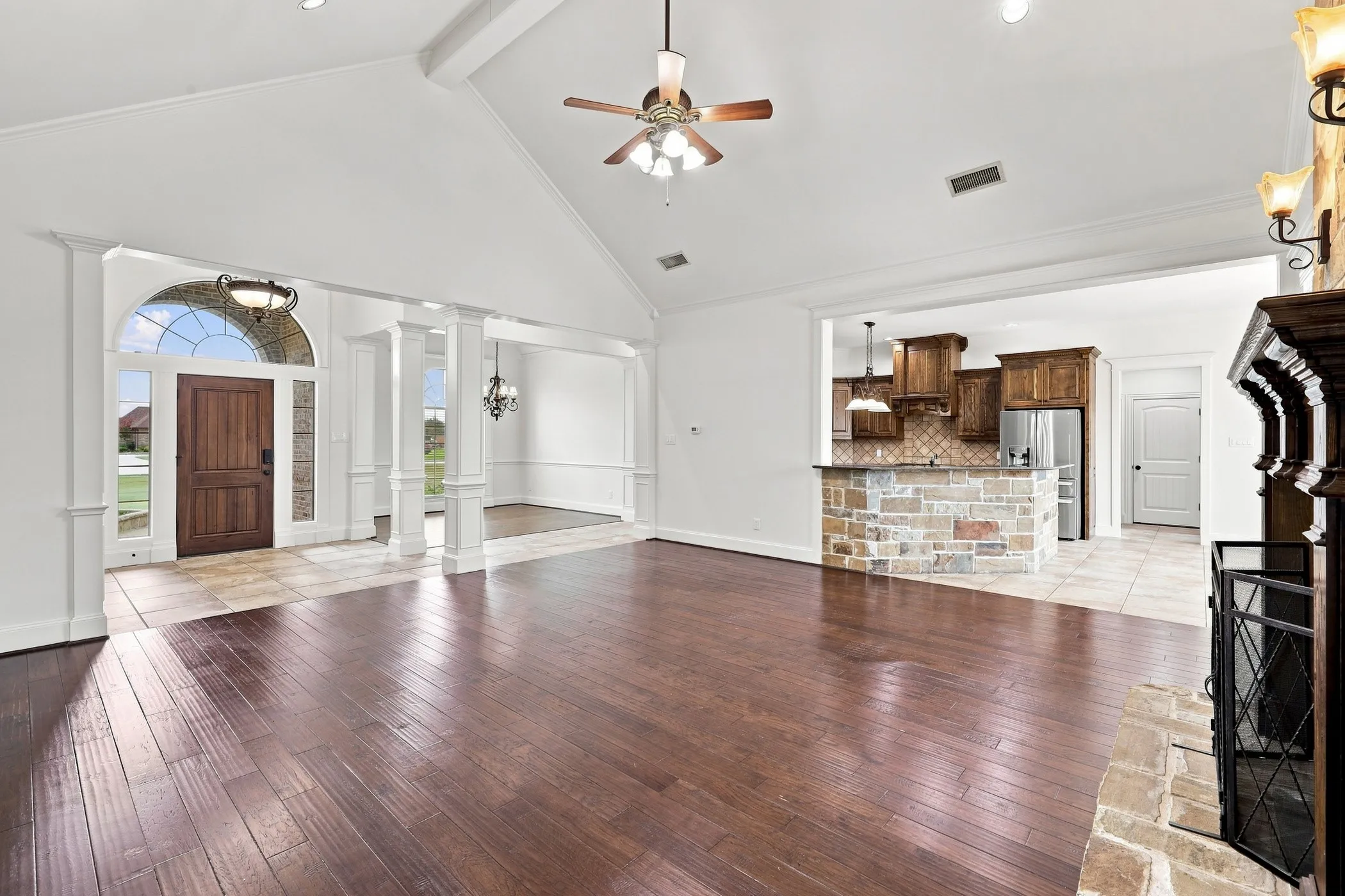 Single Family Residence For Sale in Kaufman County , 18121 Langford Lane, Talty, Texas 75126, 4 Bedroom, 4 Bathroom, 3 Garage spaces, 3,423 Sqft, built in 2007, mls#21369420, Real Estate Agent in Talty, Homes For Sale in Kaufman county, Homes For Sale in Talty, Realtor in Talty Texas, Real Estate Brokerage Independent Realty Texas, Luminita Cordes Realtor