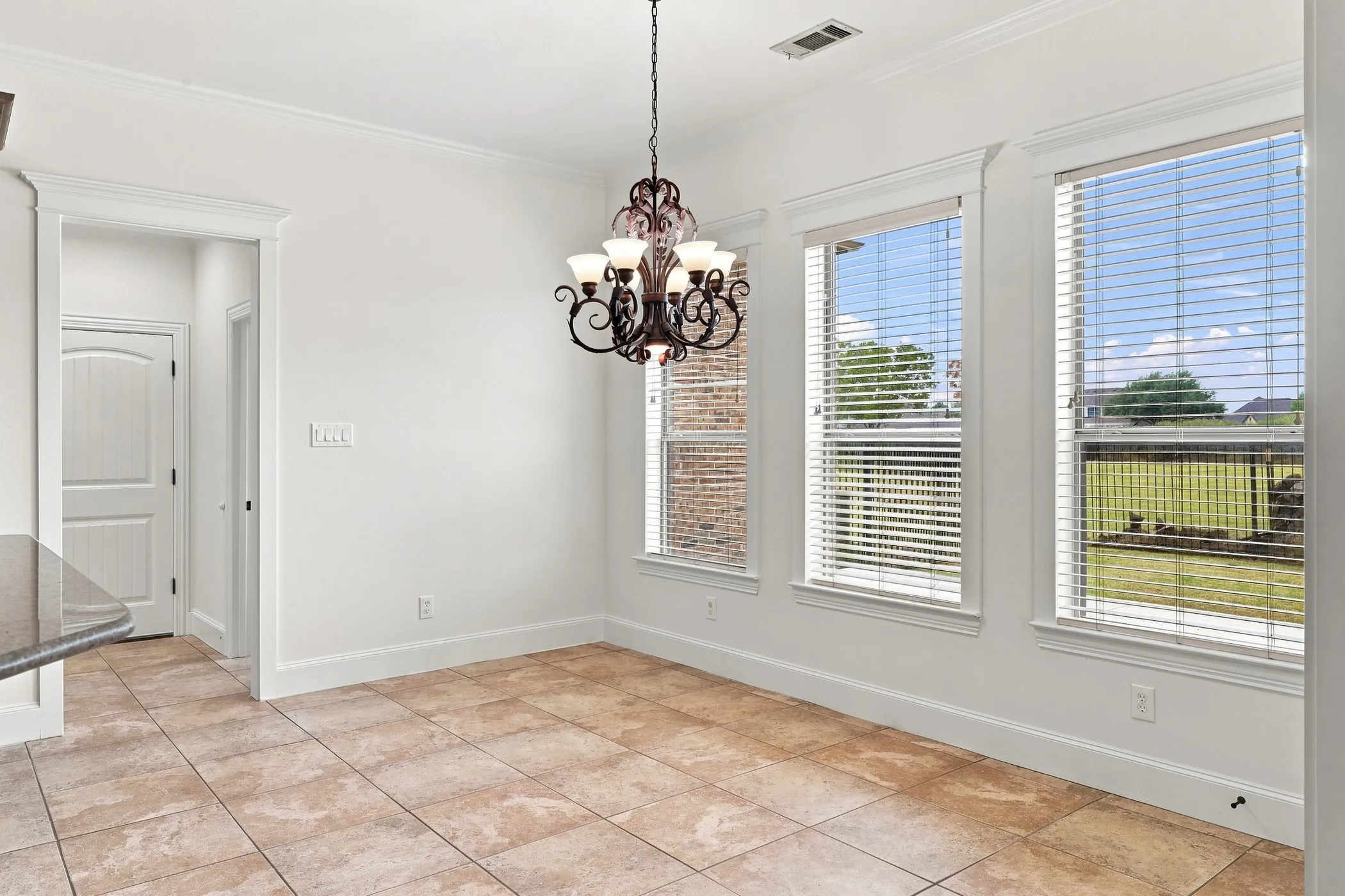 Single Family Residence For Sale in Kaufman County , 18121 Langford Lane, Talty, Texas 75126, 4 Bedroom, 4 Bathroom, 3 Garage spaces, 3,423 Sqft, built in 2007, mls#21369420, Real Estate Agent in Talty, Homes For Sale in Kaufman county, Homes For Sale in Talty, Realtor in Talty Texas, Real Estate Brokerage Independent Realty Texas, Luminita Cordes Realtor