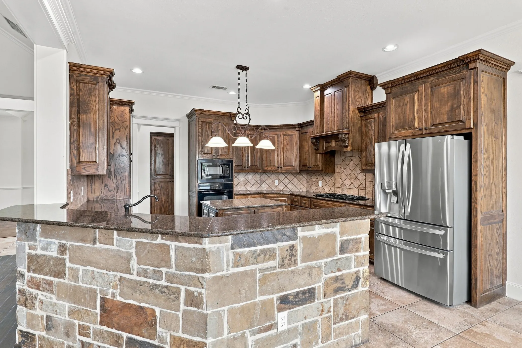Single Family Residence For Sale in Kaufman County , 18121 Langford Lane, Talty, Texas 75126, 4 Bedroom, 4 Bathroom, 3 Garage spaces, 3,423 Sqft, built in 2007, mls#21369420, Real Estate Agent in Talty, Homes For Sale in Kaufman county, Homes For Sale in Talty, Realtor in Talty Texas, Real Estate Brokerage Independent Realty Texas, Luminita Cordes Realtor