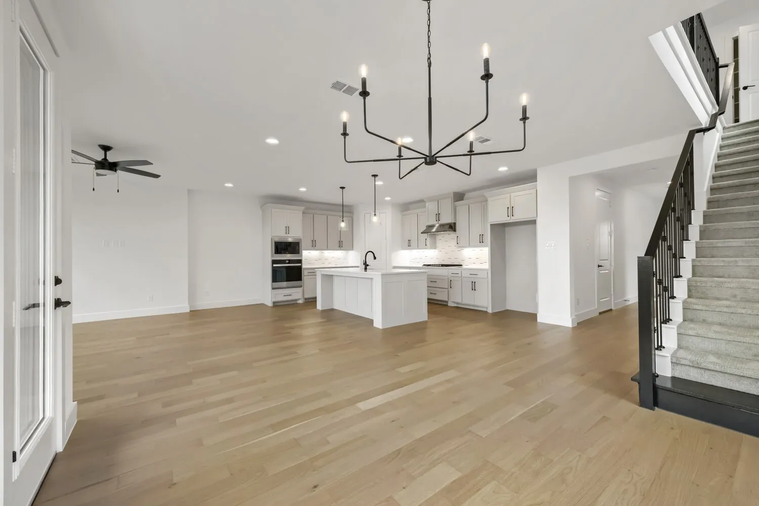 Dining room into the kitchen