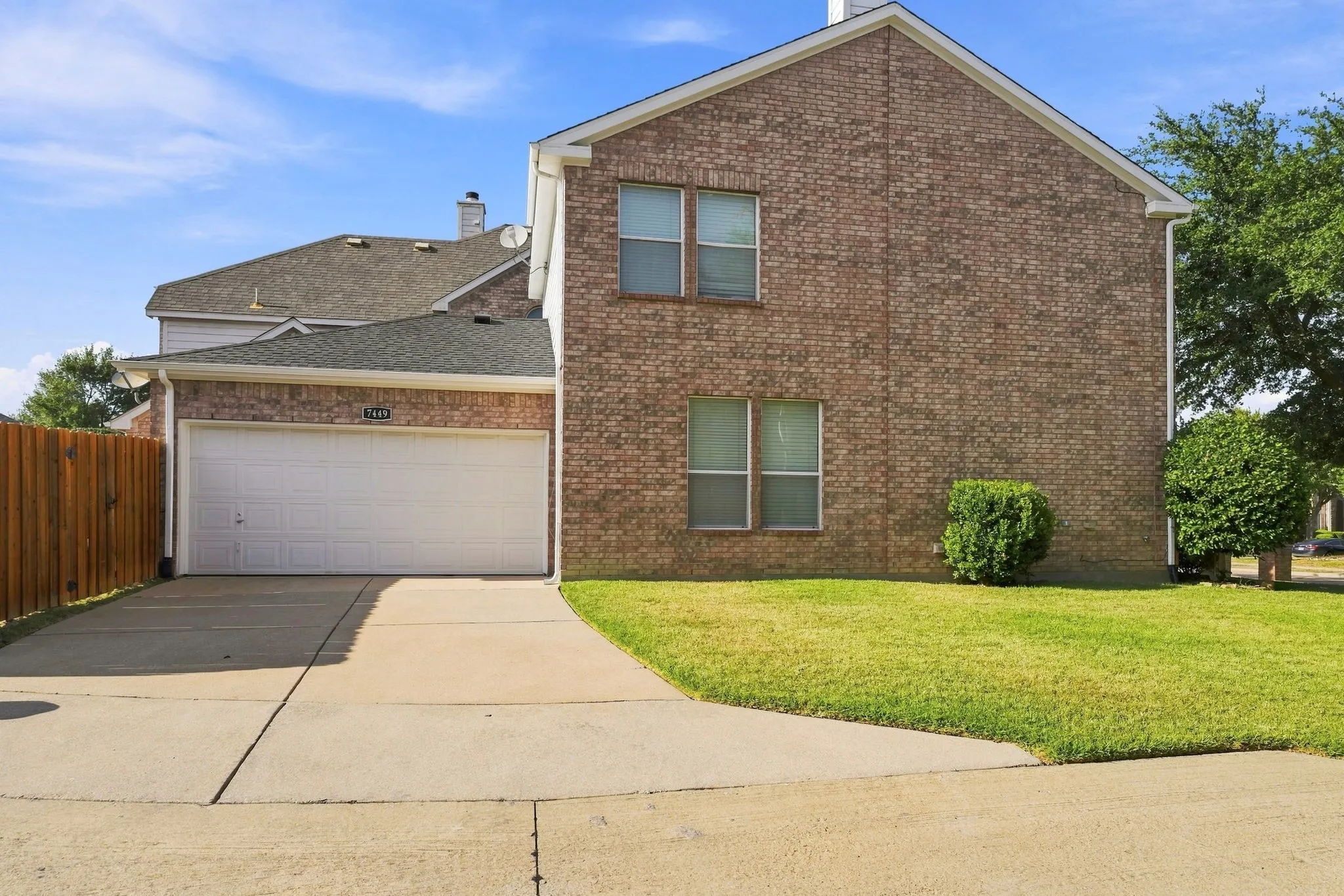 Full two garage in this lovely duplex.