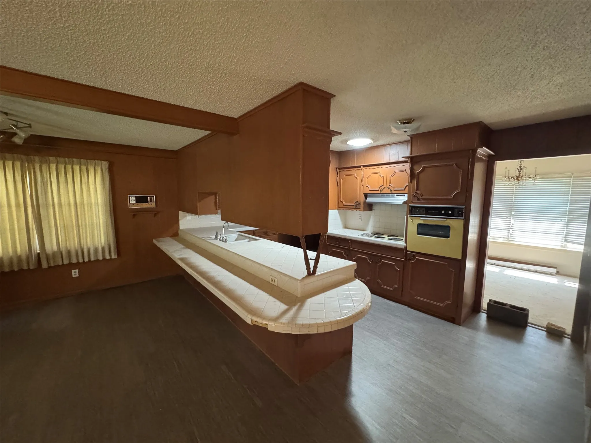 Single Family Residence For Rent in Taylor County , 598 Washington Boulevard, Abilene, Texas 79601, 3 Bedroom, 3 Bathroom, 2 Garage spaces, 2,354 Sqft, built in 1963, mls#21370954, Real Estate Agent in Abilene, Homes For Rent in Taylor county, Homes For Rent in Abilene, Realtor in Abilene Texas, Real Estate Brokerage Independent Realty Texas, Luminita Cordes Realtor