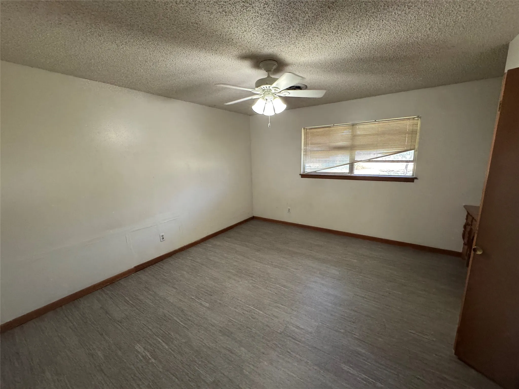 Single Family Residence For Rent in Taylor County , 598 Washington Boulevard, Abilene, Texas 79601, 3 Bedroom, 3 Bathroom, 2 Garage spaces, 2,354 Sqft, built in 1963, mls#21370954, Real Estate Agent in Abilene, Homes For Rent in Taylor county, Homes For Rent in Abilene, Realtor in Abilene Texas, Real Estate Brokerage Independent Realty Texas, Luminita Cordes Realtor