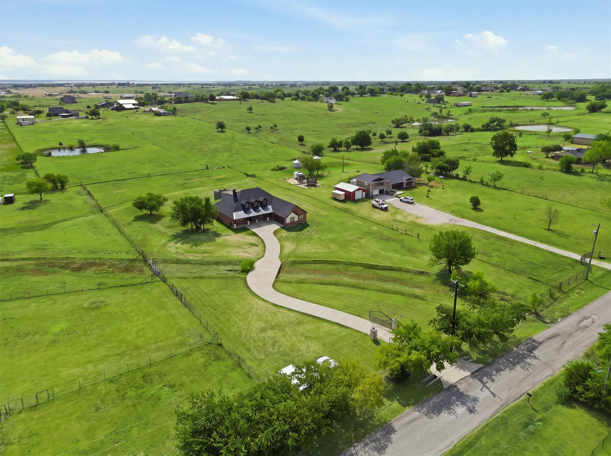 Single Family Residence For Sale in Denton County , 12138 Marion Road, Sanger, Texas 76266, 4 Bedroom, 3 Bathroom, 2 Garage spaces, 2,699 Sqft, built in 2017, mls#21365950, Real Estate Agent in Sanger, Homes For Sale in Denton county, Homes For Sale in Sanger, Realtor in Sanger Texas, Real Estate Brokerage Independent Realty Texas, Luminita Cordes Realtor