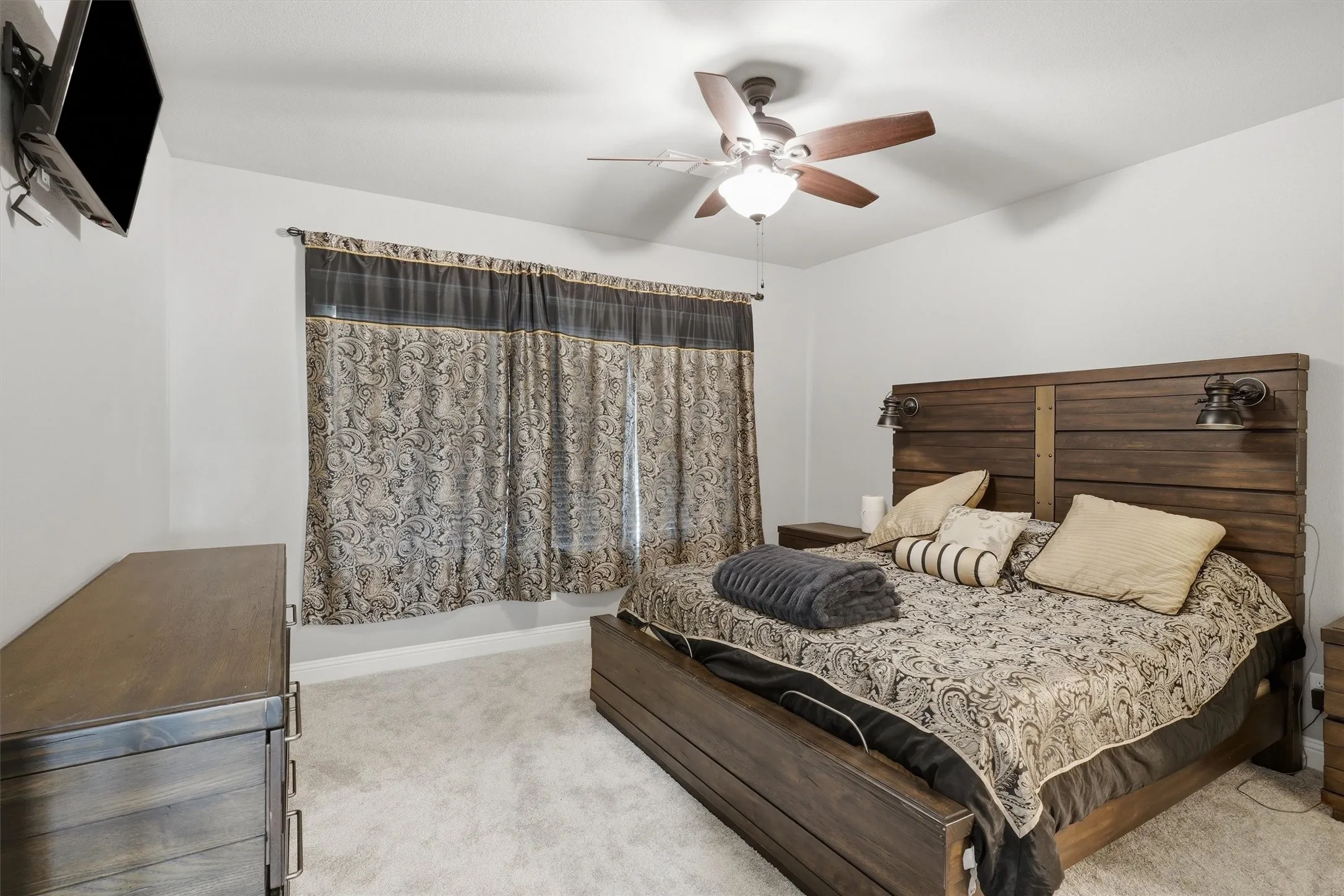 Single Family Residence For Sale in Denton County , 12138 Marion Road, Sanger, Texas 76266, 4 Bedroom, 3 Bathroom, 2 Garage spaces, 2,699 Sqft, built in 2017, mls#21365950, Real Estate Agent in Sanger, Homes For Sale in Denton county, Homes For Sale in Sanger, Realtor in Sanger Texas, Real Estate Brokerage Independent Realty Texas, Luminita Cordes Realtor