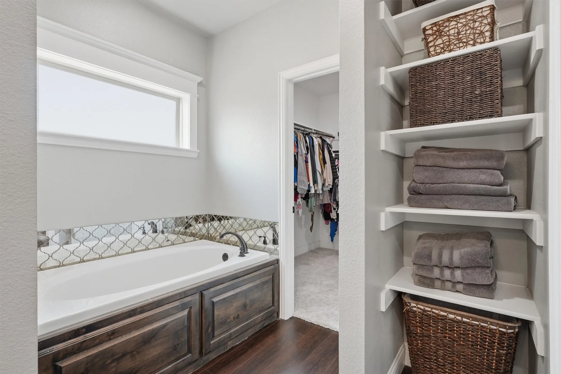 Single Family Residence For Sale in Denton County , 12138 Marion Road, Sanger, Texas 76266, 4 Bedroom, 3 Bathroom, 2 Garage spaces, 2,699 Sqft, built in 2017, mls#21365950, Real Estate Agent in Sanger, Homes For Sale in Denton county, Homes For Sale in Sanger, Realtor in Sanger Texas, Real Estate Brokerage Independent Realty Texas, Luminita Cordes Realtor