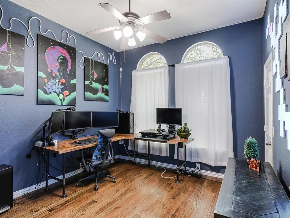 Single Family Residence For Sale in Collin County , 11656 Creekwood Drive, Frisco, Texas 75035, 3 Bedroom, 2 Bathroom, 2 Garage spaces, 1,897 Sqft, built in 2002, mls#21368000, Real Estate Agent in Frisco, Homes For Sale in Collin county, Homes For Sale in Frisco, Realtor in Frisco Texas, Real Estate Brokerage Independent Realty Texas, Luminita Cordes Realtor