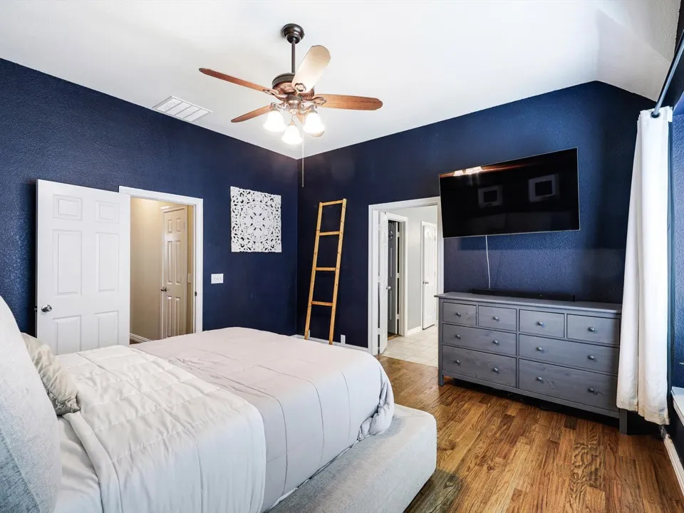 Single Family Residence For Sale in Collin County , 11656 Creekwood Drive, Frisco, Texas 75035, 3 Bedroom, 2 Bathroom, 2 Garage spaces, 1,897 Sqft, built in 2002, mls#21368000, Real Estate Agent in Frisco, Homes For Sale in Collin county, Homes For Sale in Frisco, Realtor in Frisco Texas, Real Estate Brokerage Independent Realty Texas, Luminita Cordes Realtor