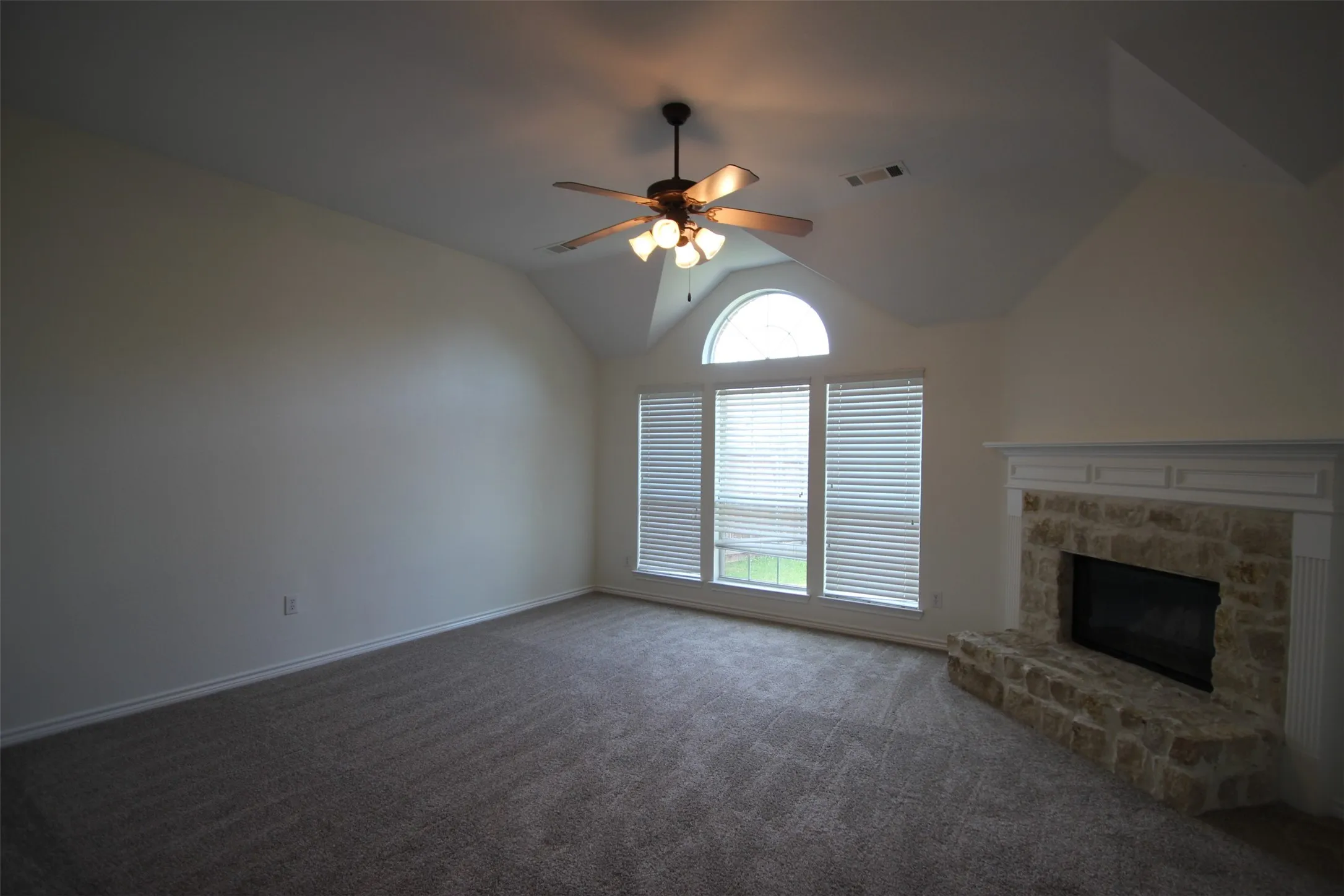 Single Family Residence For Rent in Collin County , 10362 Ferry Farm Lane, Frisco, Texas 75035, 4 Bedroom, 2 Bathroom, 2 Garage spaces, 2,379 Sqft, built in 2004, mls#21370198, Real Estate Agent in Frisco, Homes For Rent in Collin county, Homes For Rent in Frisco, Realtor in Frisco Texas, Real Estate Brokerage Independent Realty Texas, Luminita Cordes Realtor