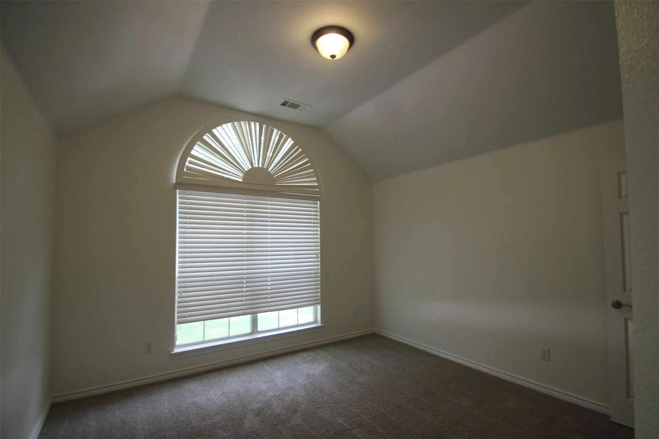 Single Family Residence For Rent in Collin County , 10362 Ferry Farm Lane, Frisco, Texas 75035, 4 Bedroom, 2 Bathroom, 2 Garage spaces, 2,379 Sqft, built in 2004, mls#21370198, Real Estate Agent in Frisco, Homes For Rent in Collin county, Homes For Rent in Frisco, Realtor in Frisco Texas, Real Estate Brokerage Independent Realty Texas, Luminita Cordes Realtor