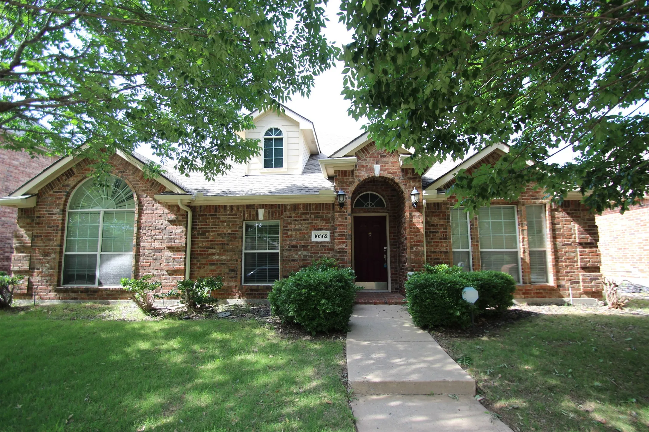 Single Family Residence For Rent in Collin County , 10362 Ferry Farm Lane, Frisco, Texas 75035, 4 Bedroom, 2 Bathroom, 2 Garage spaces, 2,379 Sqft, built in 2004, mls#21370198, Real Estate Agent in Frisco, Homes For Rent in Collin county, Homes For Rent in Frisco, Realtor in Frisco Texas, Real Estate Brokerage Independent Realty Texas, Luminita Cordes Realtor