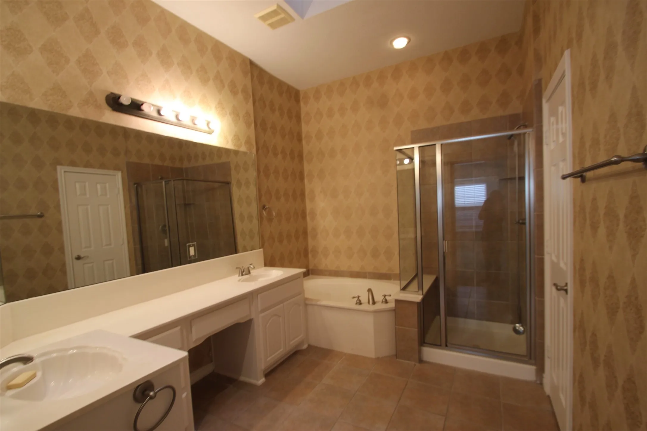 Single Family Residence For Rent in Collin County , 10362 Ferry Farm Lane, Frisco, Texas 75035, 4 Bedroom, 2 Bathroom, 2 Garage spaces, 2,379 Sqft, built in 2004, mls#21370198, Real Estate Agent in Frisco, Homes For Rent in Collin county, Homes For Rent in Frisco, Realtor in Frisco Texas, Real Estate Brokerage Independent Realty Texas, Luminita Cordes Realtor