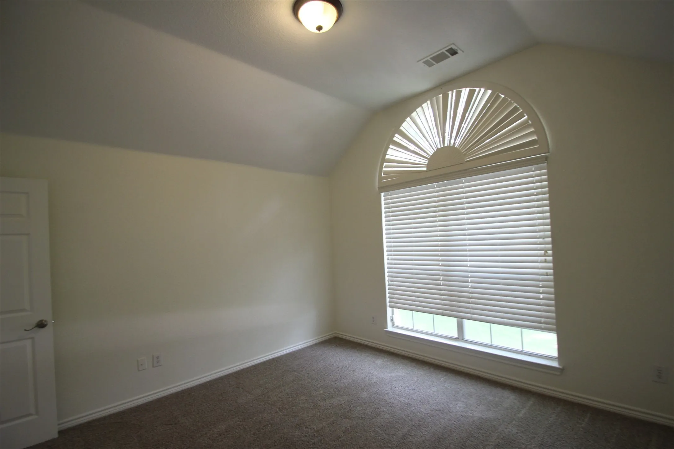 Single Family Residence For Rent in Collin County , 10362 Ferry Farm Lane, Frisco, Texas 75035, 4 Bedroom, 2 Bathroom, 2 Garage spaces, 2,379 Sqft, built in 2004, mls#21370198, Real Estate Agent in Frisco, Homes For Rent in Collin county, Homes For Rent in Frisco, Realtor in Frisco Texas, Real Estate Brokerage Independent Realty Texas, Luminita Cordes Realtor