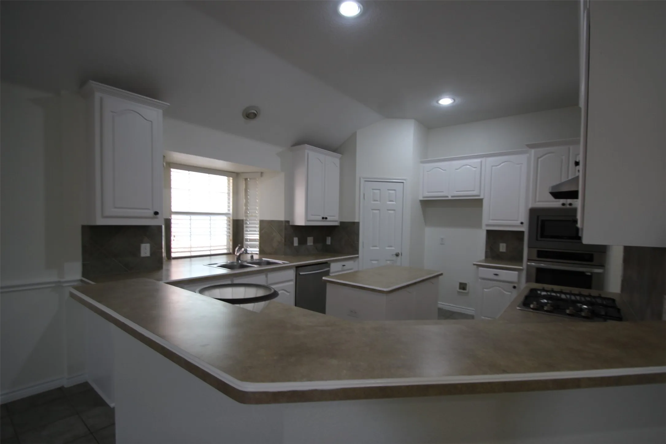 Single Family Residence For Rent in Collin County , 10362 Ferry Farm Lane, Frisco, Texas 75035, 4 Bedroom, 2 Bathroom, 2 Garage spaces, 2,379 Sqft, built in 2004, mls#21370198, Real Estate Agent in Frisco, Homes For Rent in Collin county, Homes For Rent in Frisco, Realtor in Frisco Texas, Real Estate Brokerage Independent Realty Texas, Luminita Cordes Realtor