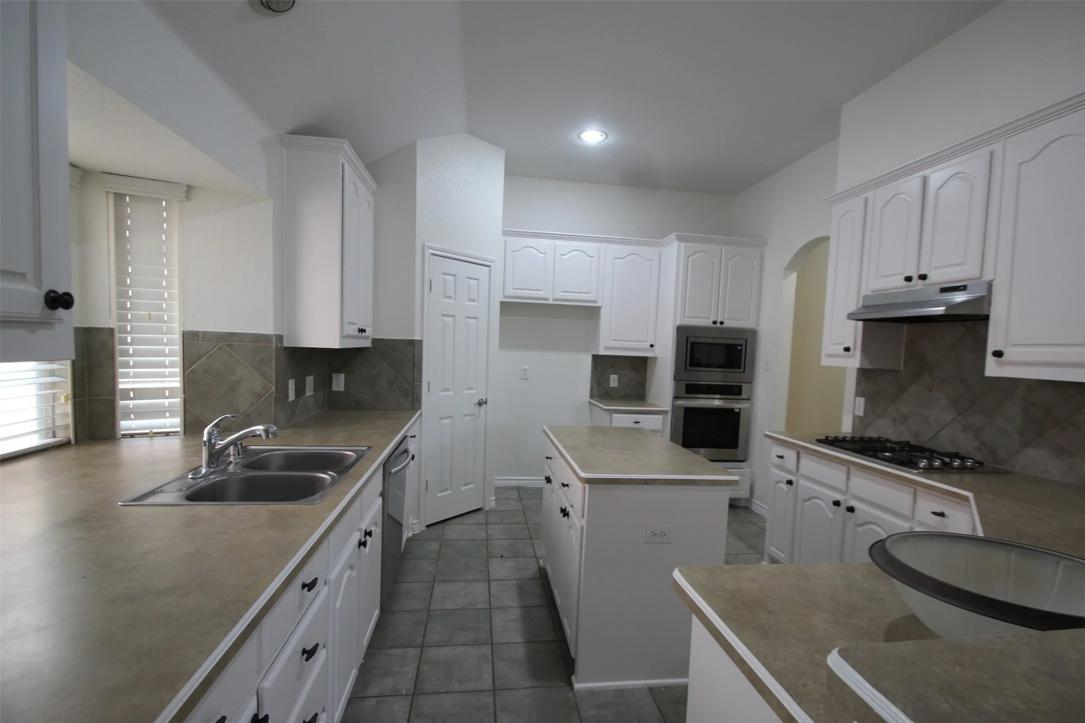 Single Family Residence For Rent in Collin County , 10362 Ferry Farm Lane, Frisco, Texas 75035, 4 Bedroom, 2 Bathroom, 2 Garage spaces, 2,379 Sqft, built in 2004, mls#21370198, Real Estate Agent in Frisco, Homes For Rent in Collin county, Homes For Rent in Frisco, Realtor in Frisco Texas, Real Estate Brokerage Independent Realty Texas, Luminita Cordes Realtor
