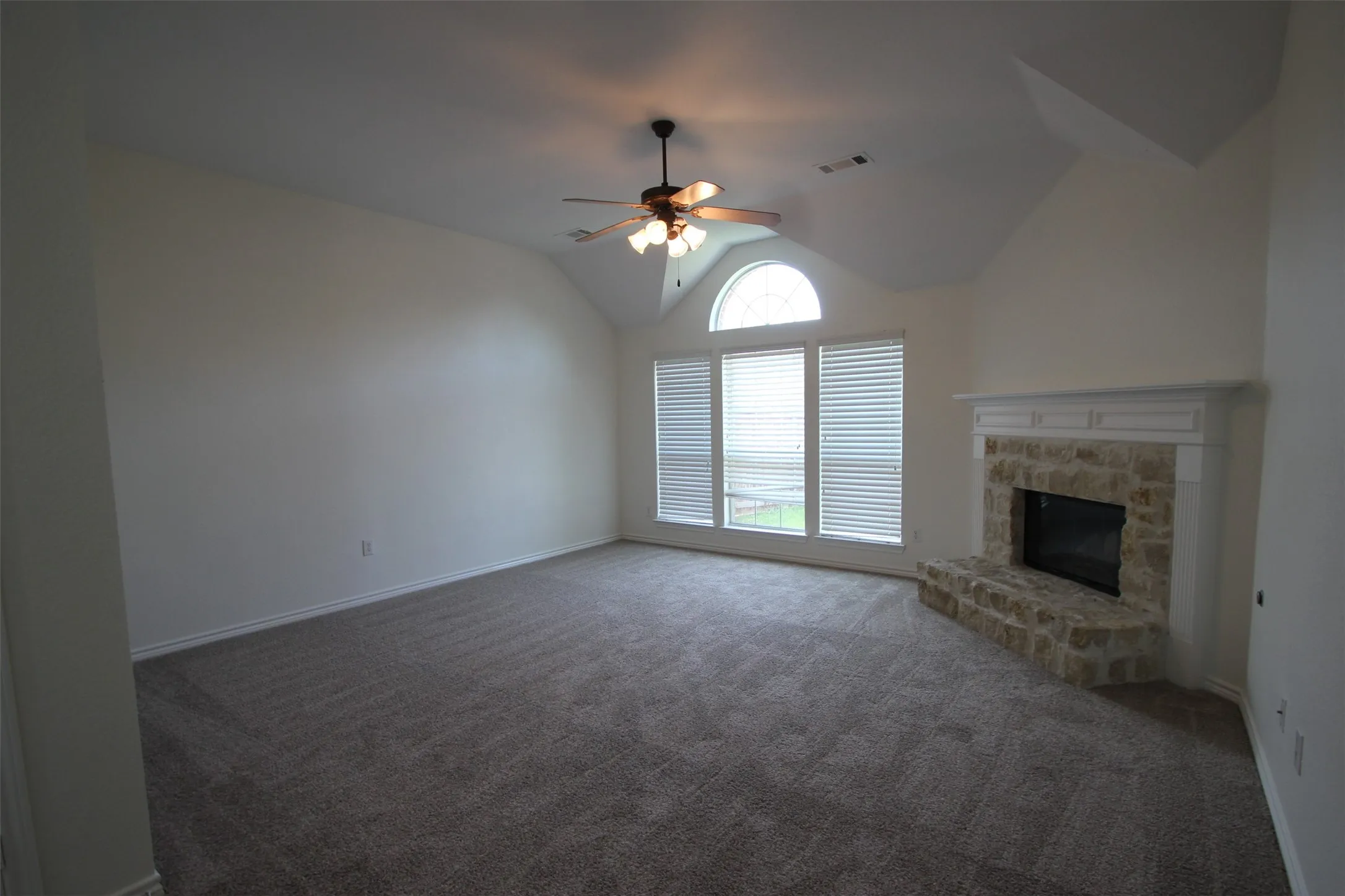 Single Family Residence For Rent in Collin County , 10362 Ferry Farm Lane, Frisco, Texas 75035, 4 Bedroom, 2 Bathroom, 2 Garage spaces, 2,379 Sqft, built in 2004, mls#21370198, Real Estate Agent in Frisco, Homes For Rent in Collin county, Homes For Rent in Frisco, Realtor in Frisco Texas, Real Estate Brokerage Independent Realty Texas, Luminita Cordes Realtor