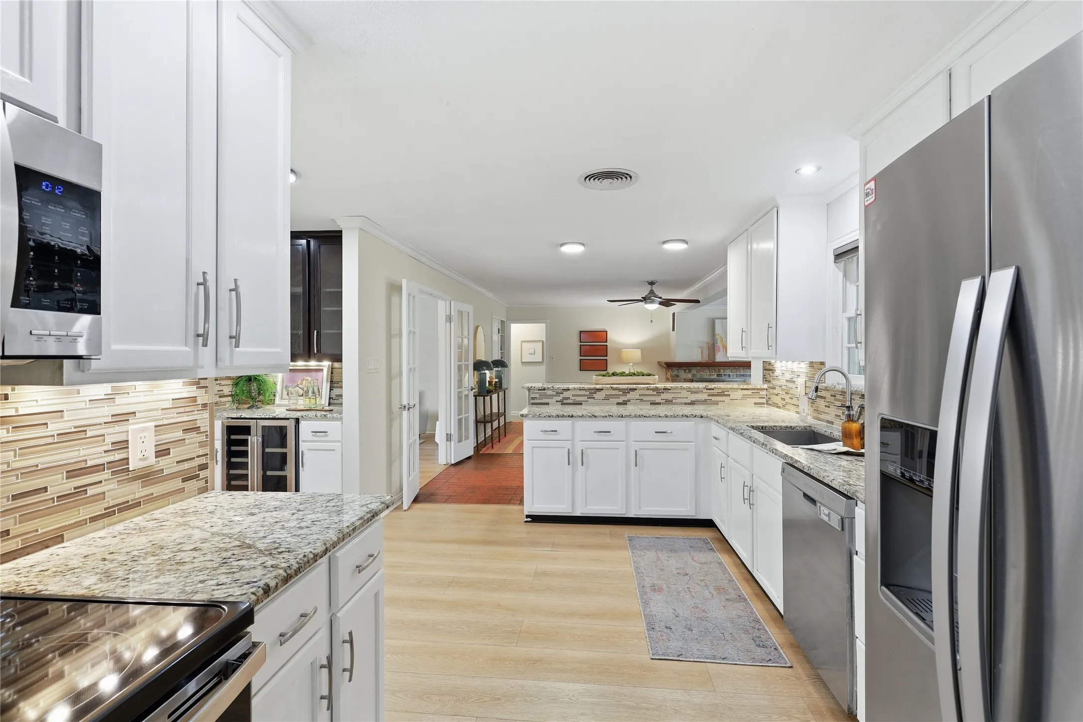 Single Family Residence For Sale in Tarrant County , 4908 Vega Court W, Fort Worth, Texas 76133, 3 Bedroom, 2 Bathroom, 2 Garage spaces, 1,966 Sqft, built in 1954, mls#21370215, Real Estate Agent in Fort Worth, Homes For Sale in Tarrant county, Homes For Sale in Fort Worth, Realtor in Fort Worth Texas, Real Estate Brokerage Independent Realty Texas, Luminita Cordes Realtor