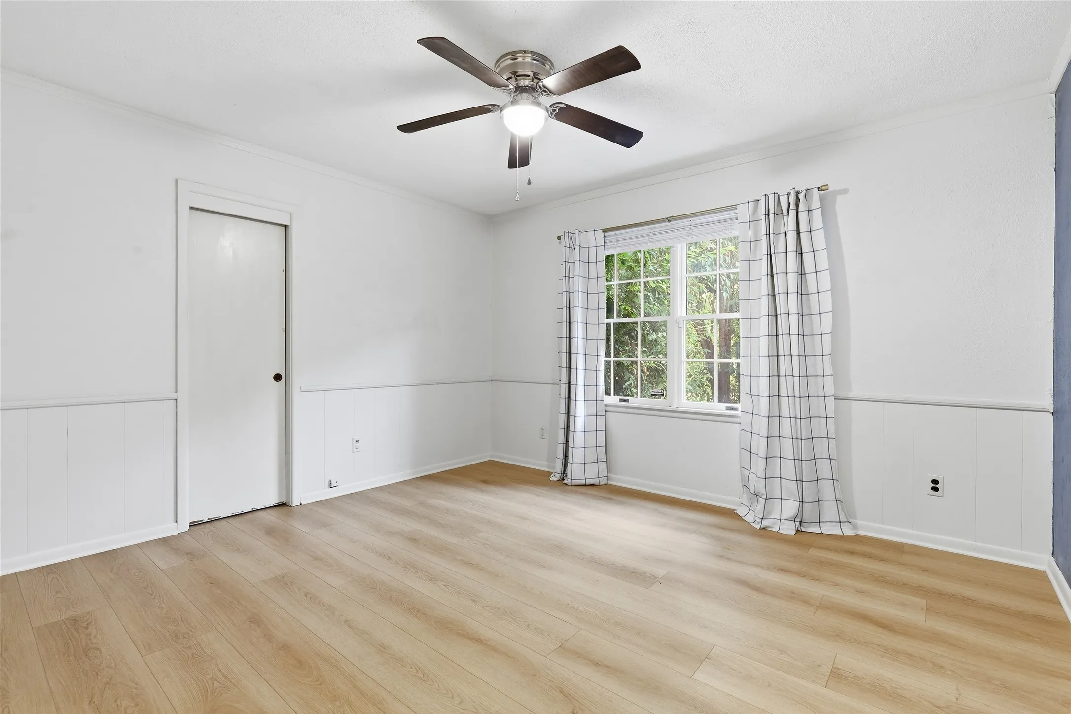 Single Family Residence For Sale in Tarrant County , 4908 Vega Court W, Fort Worth, Texas 76133, 3 Bedroom, 2 Bathroom, 2 Garage spaces, 1,966 Sqft, built in 1954, mls#21370215, Real Estate Agent in Fort Worth, Homes For Sale in Tarrant county, Homes For Sale in Fort Worth, Realtor in Fort Worth Texas, Real Estate Brokerage Independent Realty Texas, Luminita Cordes Realtor