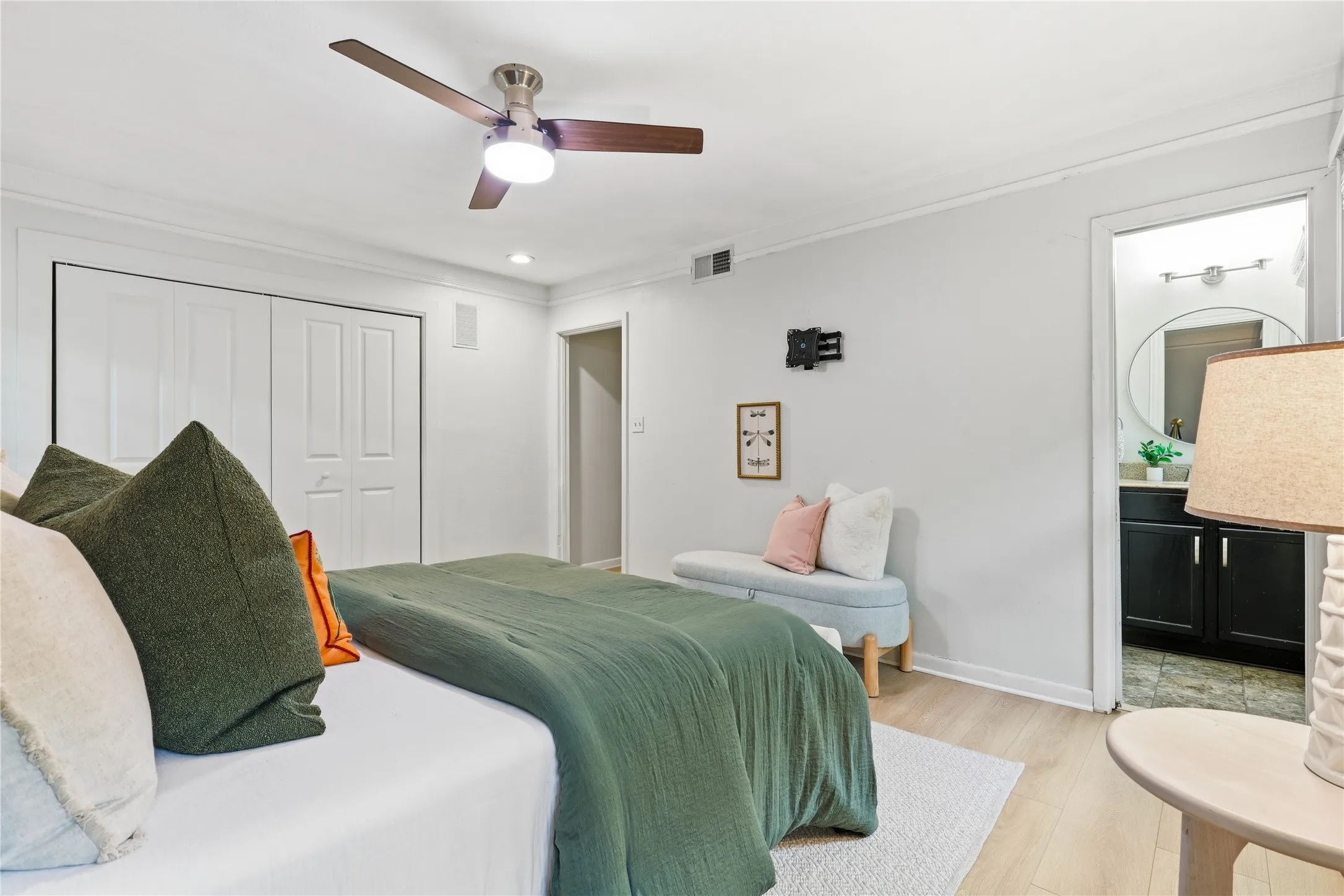 Single Family Residence For Sale in Tarrant County , 4908 Vega Court W, Fort Worth, Texas 76133, 3 Bedroom, 2 Bathroom, 2 Garage spaces, 1,966 Sqft, built in 1954, mls#21370215, Real Estate Agent in Fort Worth, Homes For Sale in Tarrant county, Homes For Sale in Fort Worth, Realtor in Fort Worth Texas, Real Estate Brokerage Independent Realty Texas, Luminita Cordes Realtor