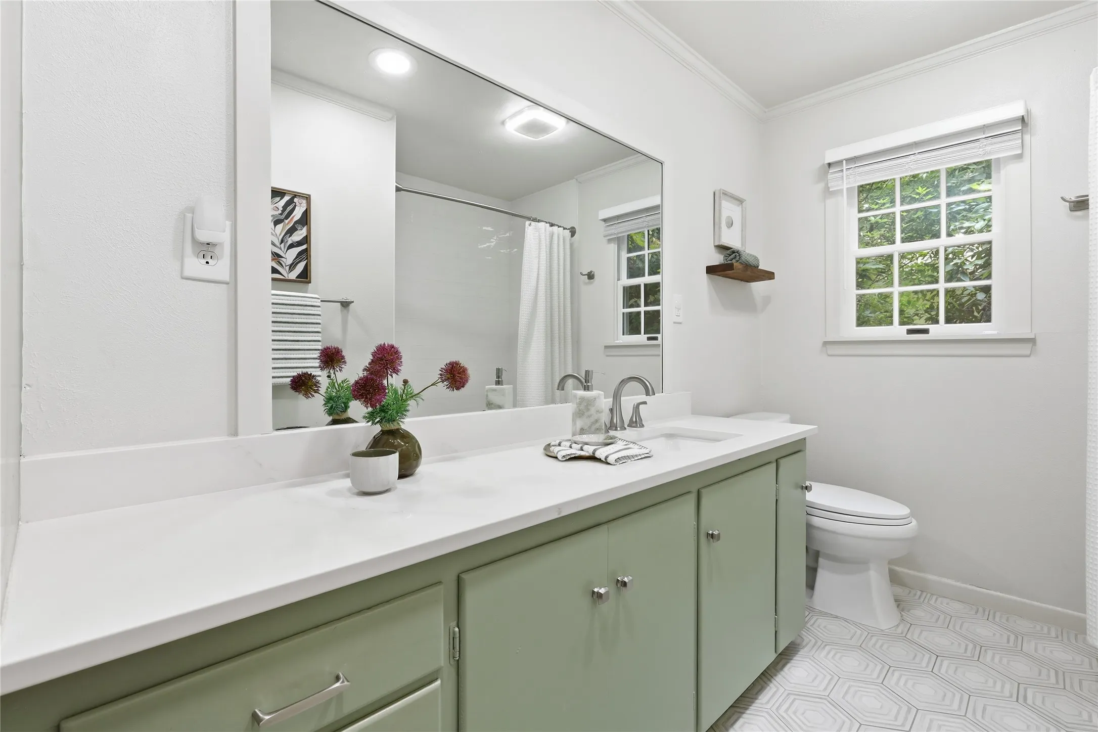 Single Family Residence For Sale in Tarrant County , 4908 Vega Court W, Fort Worth, Texas 76133, 3 Bedroom, 2 Bathroom, 2 Garage spaces, 1,966 Sqft, built in 1954, mls#21370215, Real Estate Agent in Fort Worth, Homes For Sale in Tarrant county, Homes For Sale in Fort Worth, Realtor in Fort Worth Texas, Real Estate Brokerage Independent Realty Texas, Luminita Cordes Realtor
