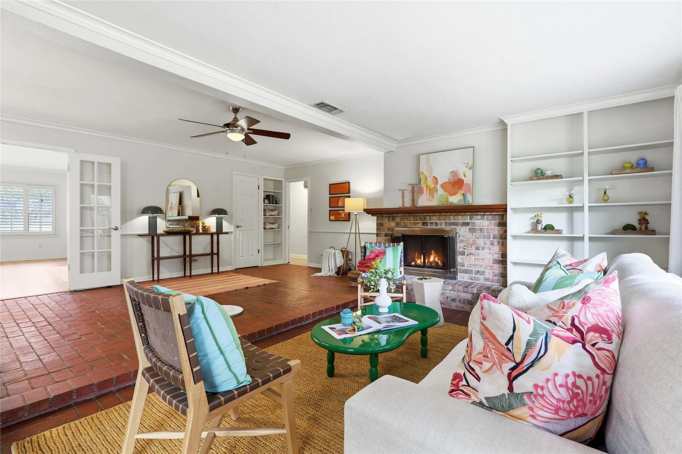 Single Family Residence For Sale in Tarrant County , 4908 Vega Court W, Fort Worth, Texas 76133, 3 Bedroom, 2 Bathroom, 2 Garage spaces, 1,966 Sqft, built in 1954, mls#21370215, Real Estate Agent in Fort Worth, Homes For Sale in Tarrant county, Homes For Sale in Fort Worth, Realtor in Fort Worth Texas, Real Estate Brokerage Independent Realty Texas, Luminita Cordes Realtor
