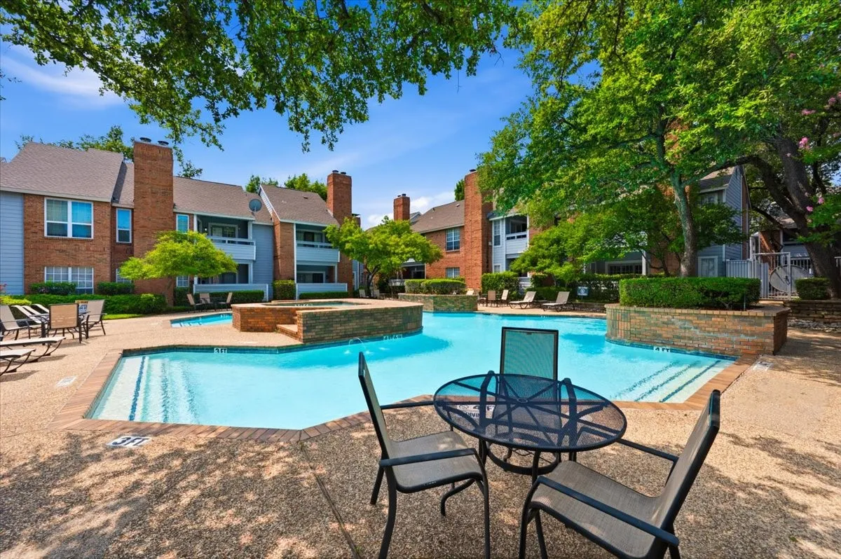 Condominium For Sale in Tarrant County , 1300 Cantor Drive 130, Arlington, Texas 76011, 1 Bedroom, 1 Bathroom, Garage spaces, 760 Sqft, built in 1983, mls#21370107, Real Estate Agent in Arlington, Homes For Sale in Tarrant county, Homes For Sale in Arlington, Realtor in Arlington Texas, Real Estate Brokerage Independent Realty Texas, Luminita Cordes Realtor