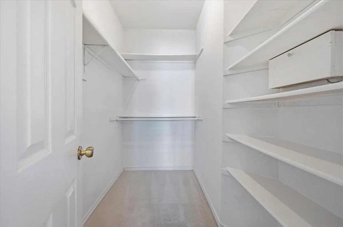 Condominium For Sale in Tarrant County , 1300 Cantor Drive 130, Arlington, Texas 76011, 1 Bedroom, 1 Bathroom, Garage spaces, 760 Sqft, built in 1983, mls#21370107, Real Estate Agent in Arlington, Homes For Sale in Tarrant county, Homes For Sale in Arlington, Realtor in Arlington Texas, Real Estate Brokerage Independent Realty Texas, Luminita Cordes Realtor
