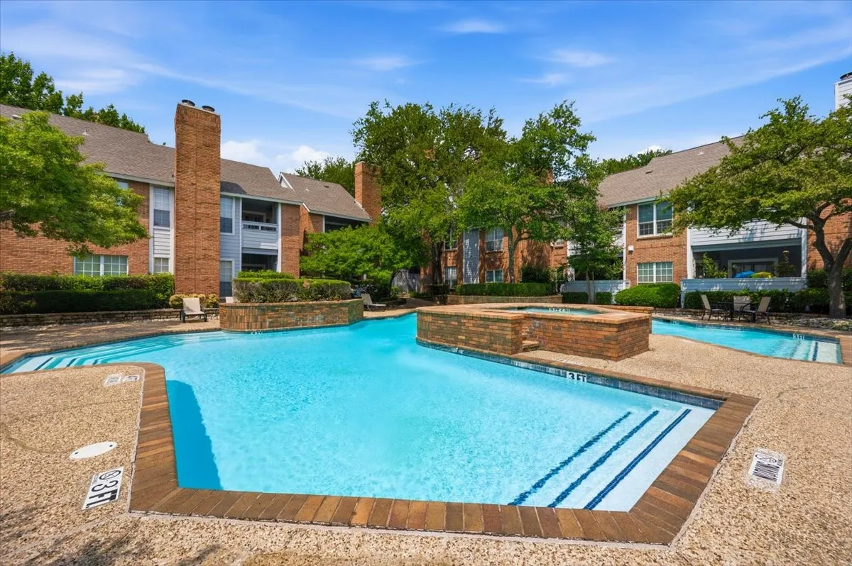 Condominium For Sale in Tarrant County , 1300 Cantor Drive 130, Arlington, Texas 76011, 1 Bedroom, 1 Bathroom, Garage spaces, 760 Sqft, built in 1983, mls#21370107, Real Estate Agent in Arlington, Homes For Sale in Tarrant county, Homes For Sale in Arlington, Realtor in Arlington Texas, Real Estate Brokerage Independent Realty Texas, Luminita Cordes Realtor