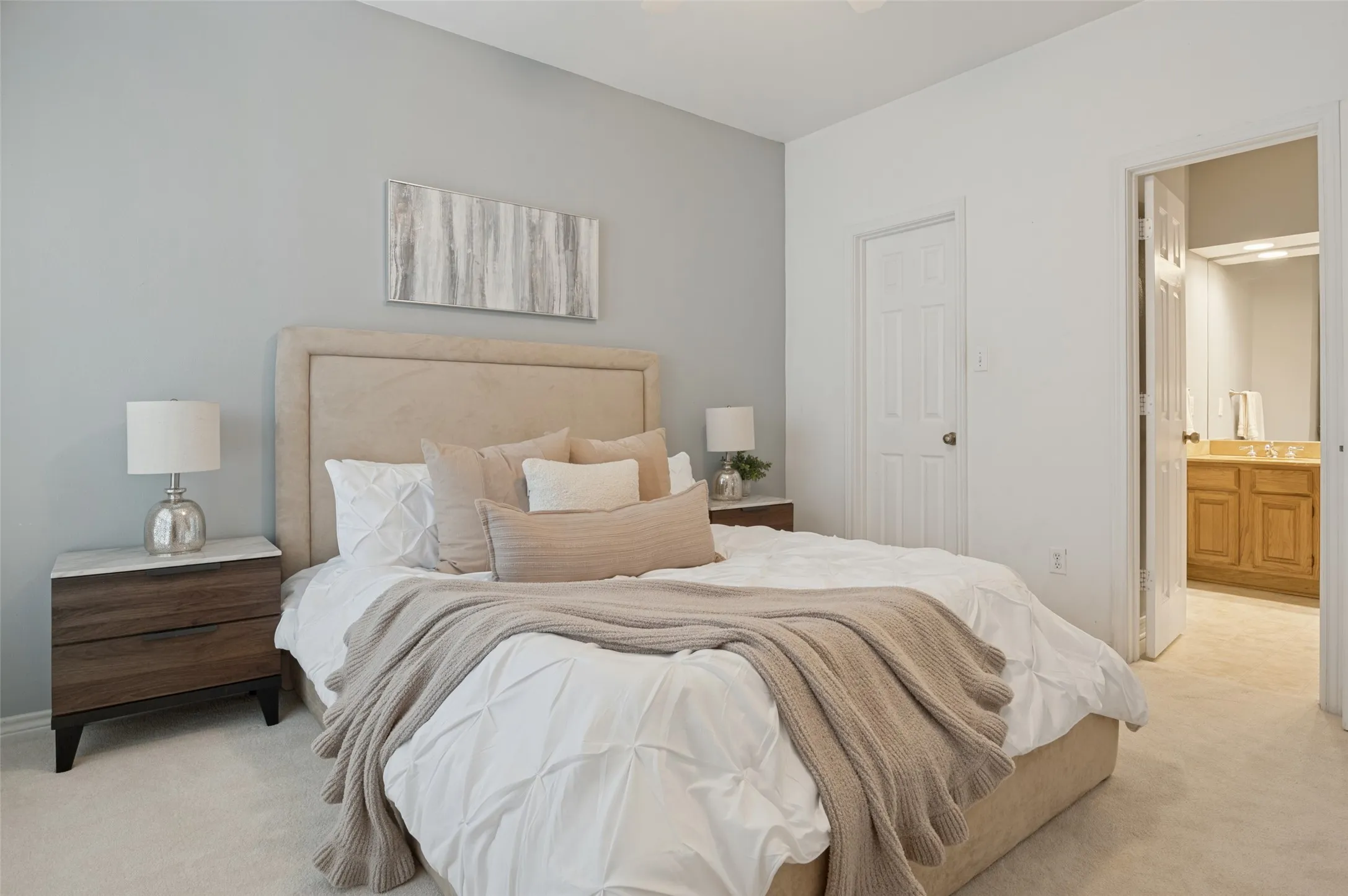 Condominium For Sale in Tarrant County , 1300 Cantor Drive 130, Arlington, Texas 76011, 1 Bedroom, 1 Bathroom, Garage spaces, 760 Sqft, built in 1983, mls#21370107, Real Estate Agent in Arlington, Homes For Sale in Tarrant county, Homes For Sale in Arlington, Realtor in Arlington Texas, Real Estate Brokerage Independent Realty Texas, Luminita Cordes Realtor