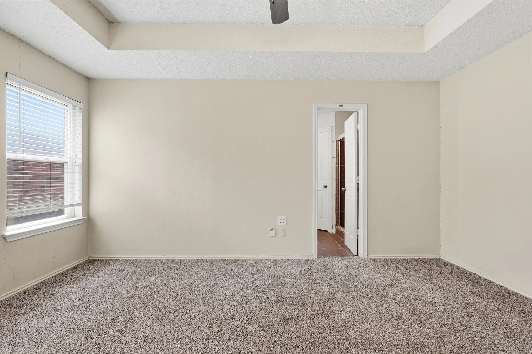 Single Family Residence For Sale in Tarrant County , 6017 Sundown Drive, Watauga, Texas 76148, 3 Bedroom, 2 Bathroom, 2 Garage spaces, 1,446 Sqft, built in 1987, mls#21369173, Real Estate Agent in Watauga, Homes For Sale in Tarrant county, Homes For Sale in Watauga, Realtor in Watauga Texas, Real Estate Brokerage Independent Realty Texas, Luminita Cordes Realtor